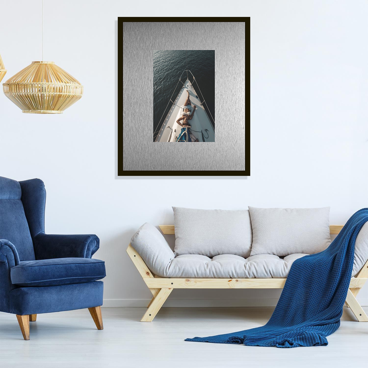 queence Bild »Trend Wandbild, Wandkunst, Kunstdruck "Frau auf Segelboot"« Boote & Schiffe | Frau 1 Stk. tlg. inkl. Passepartout aus hochwertigem Aluminium und schwarzem Rahmen