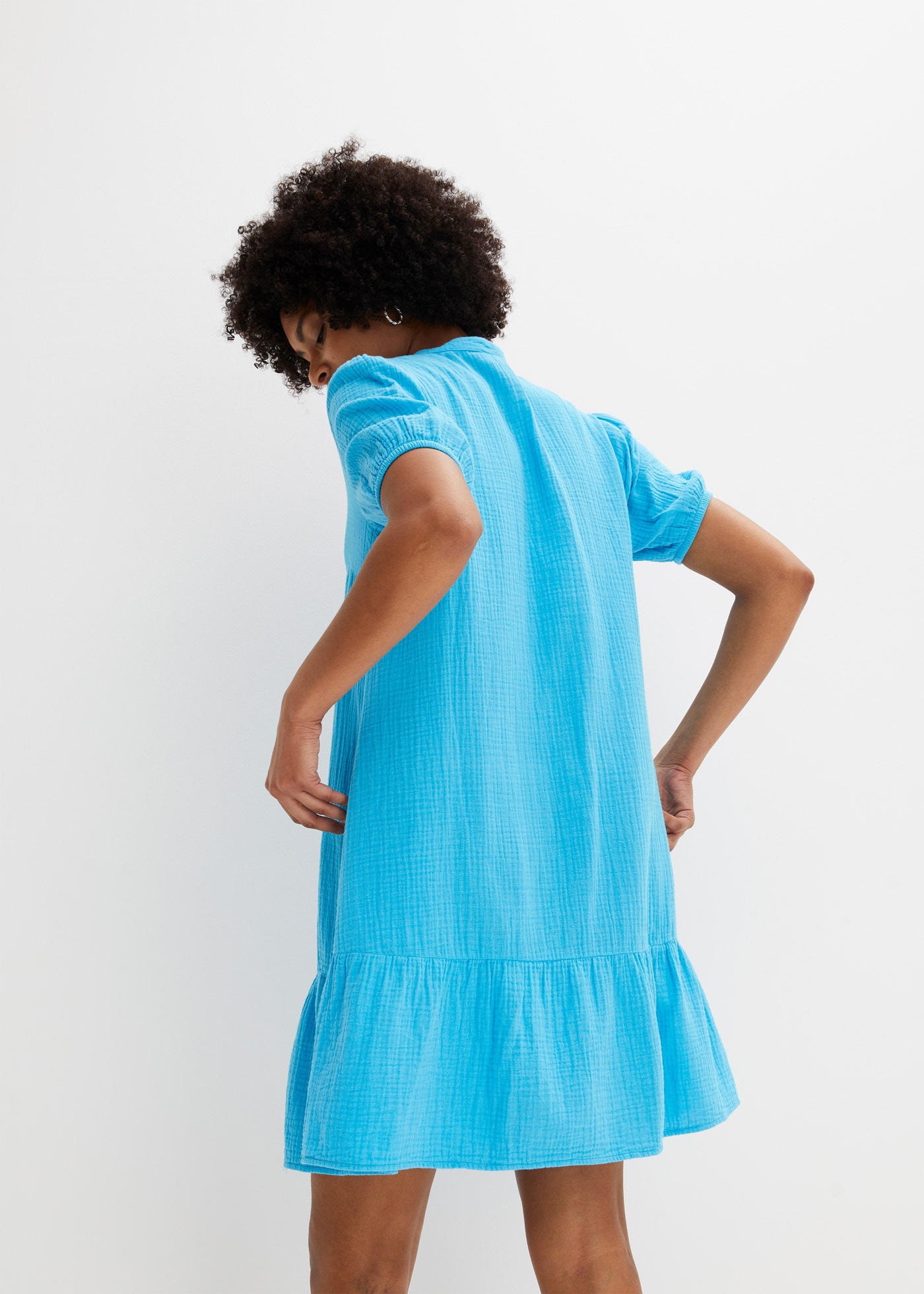 bonprix Minikleid Seitennahttaschen aus Baumwoll-Musselin, Volant, kurze Puffärmel, bequeme A-Linie