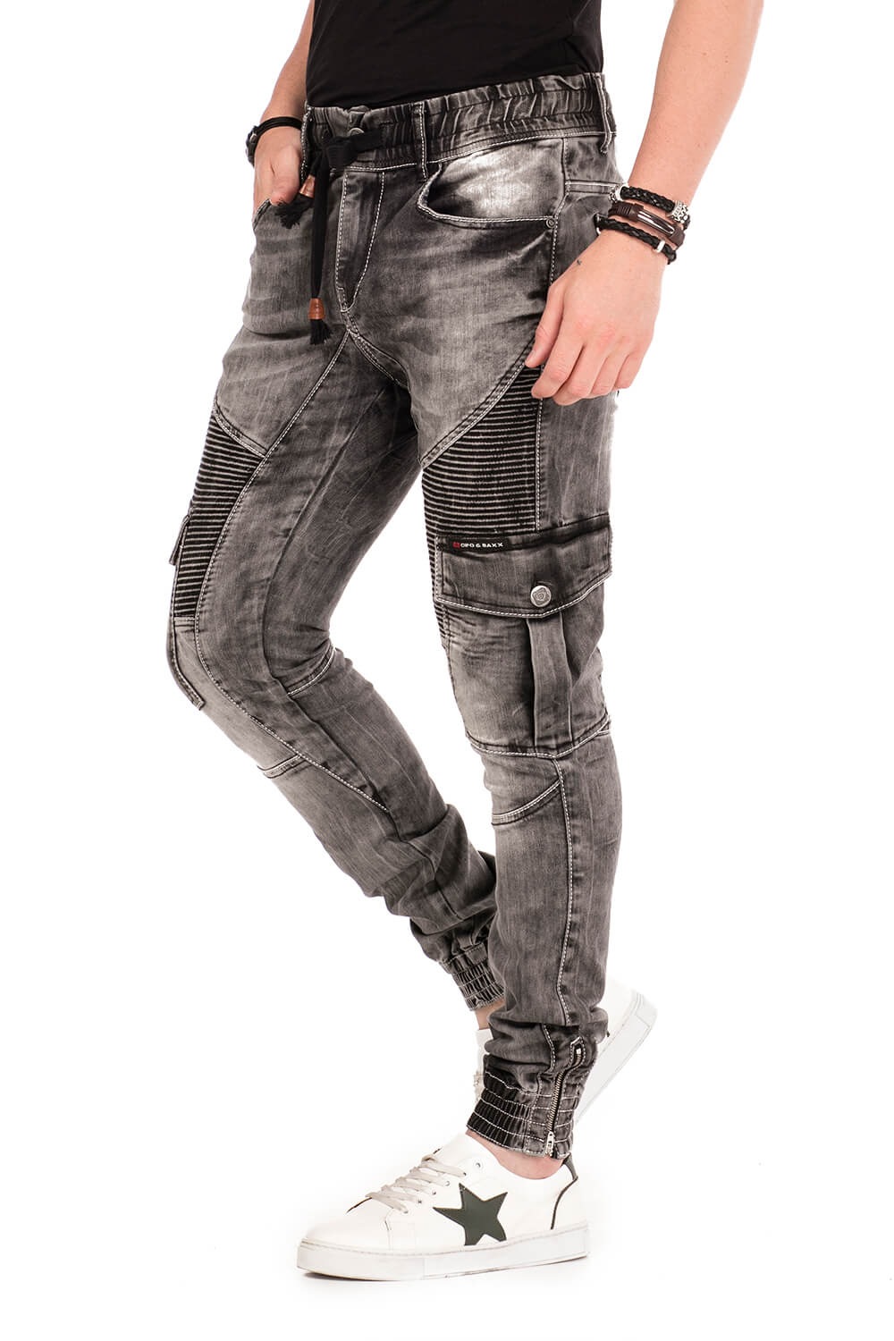 Cipo & Baxx Bequeme Jeans, mit elastischen Bündchen am Saum
