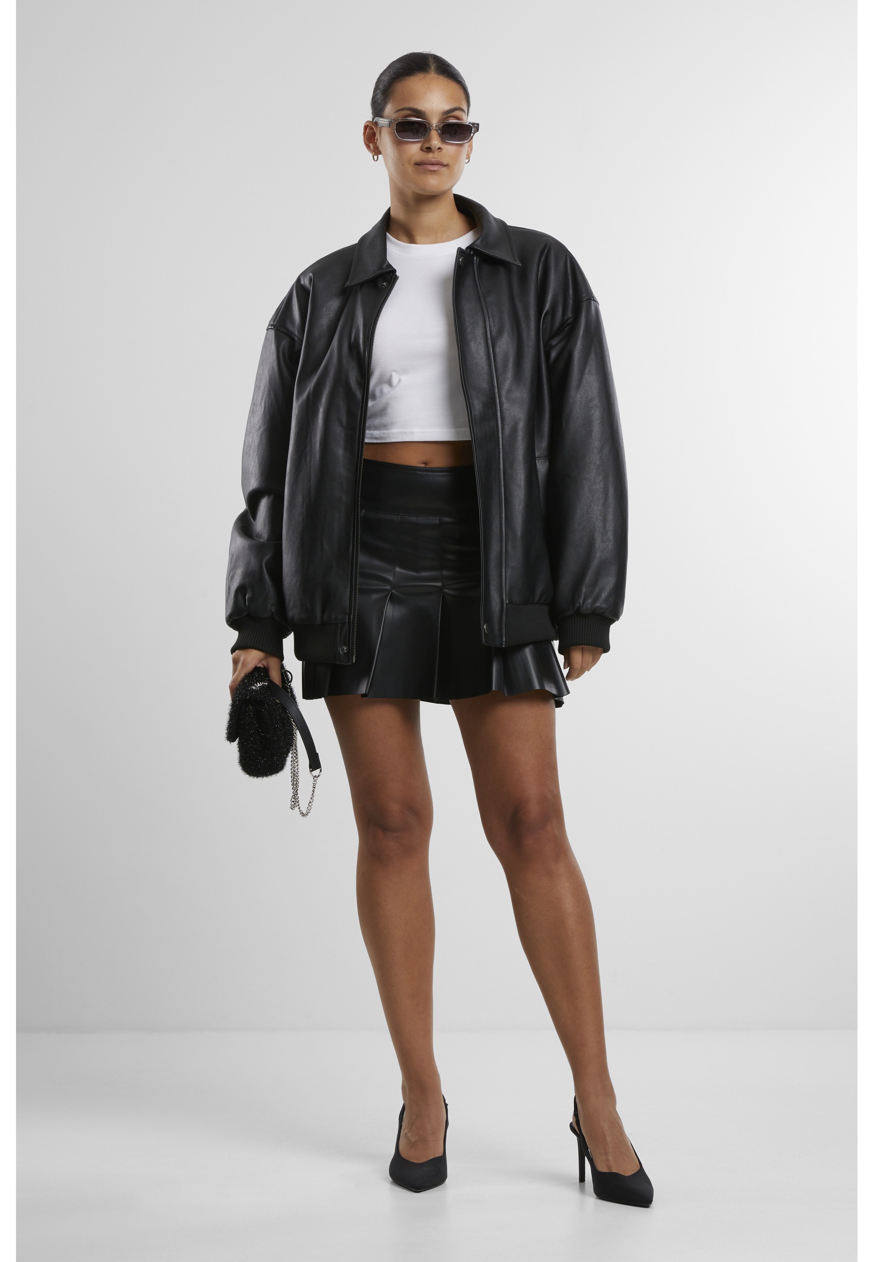 URBAN CLASSICS Sommerrock »Urban Classics Ladies Synthetic Leather Pleated Skirt« 1 Stk.