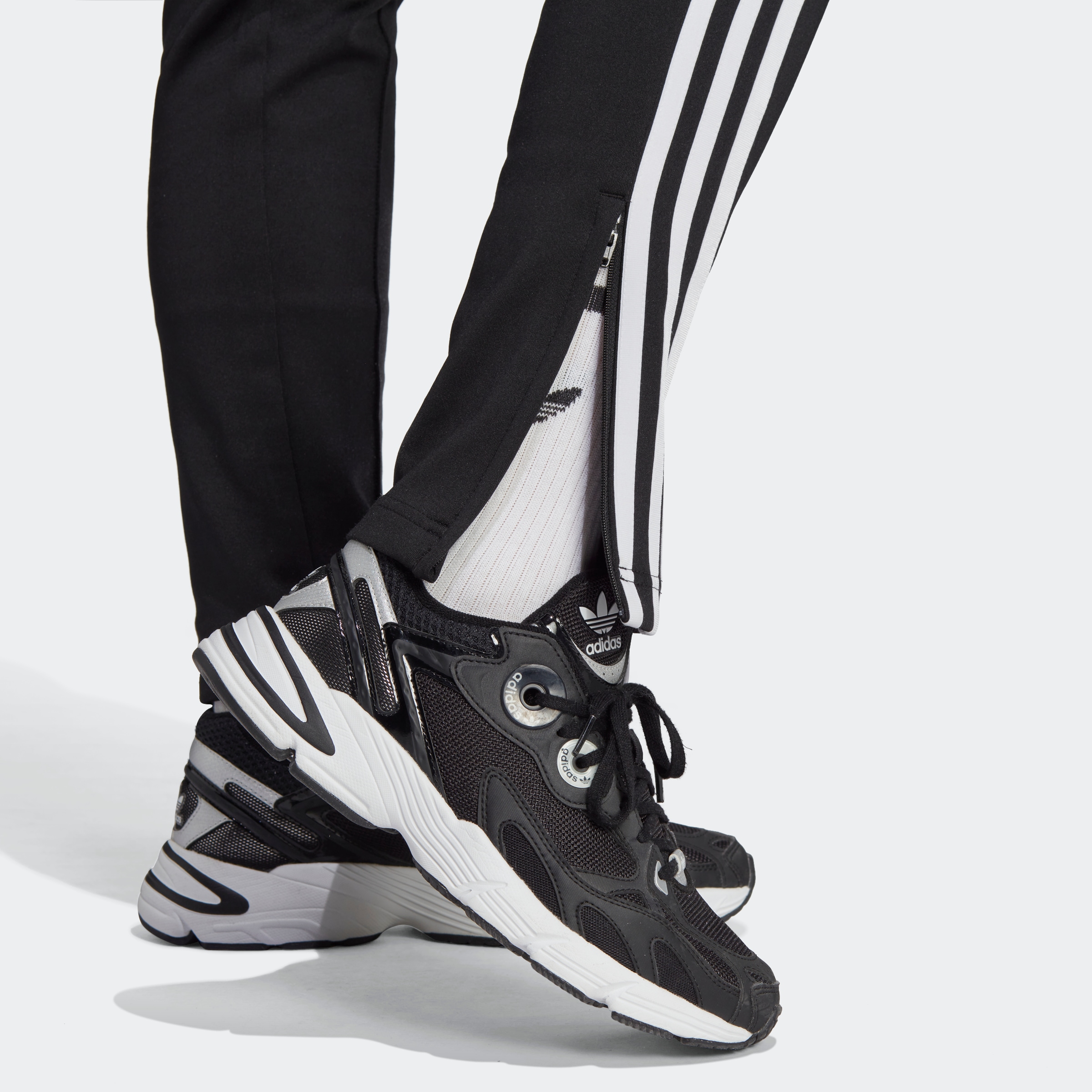 adidas Originals Sporthose »SST CLASSIC TP«, (1 tlg.), Superstar Trackpant, Streetwear