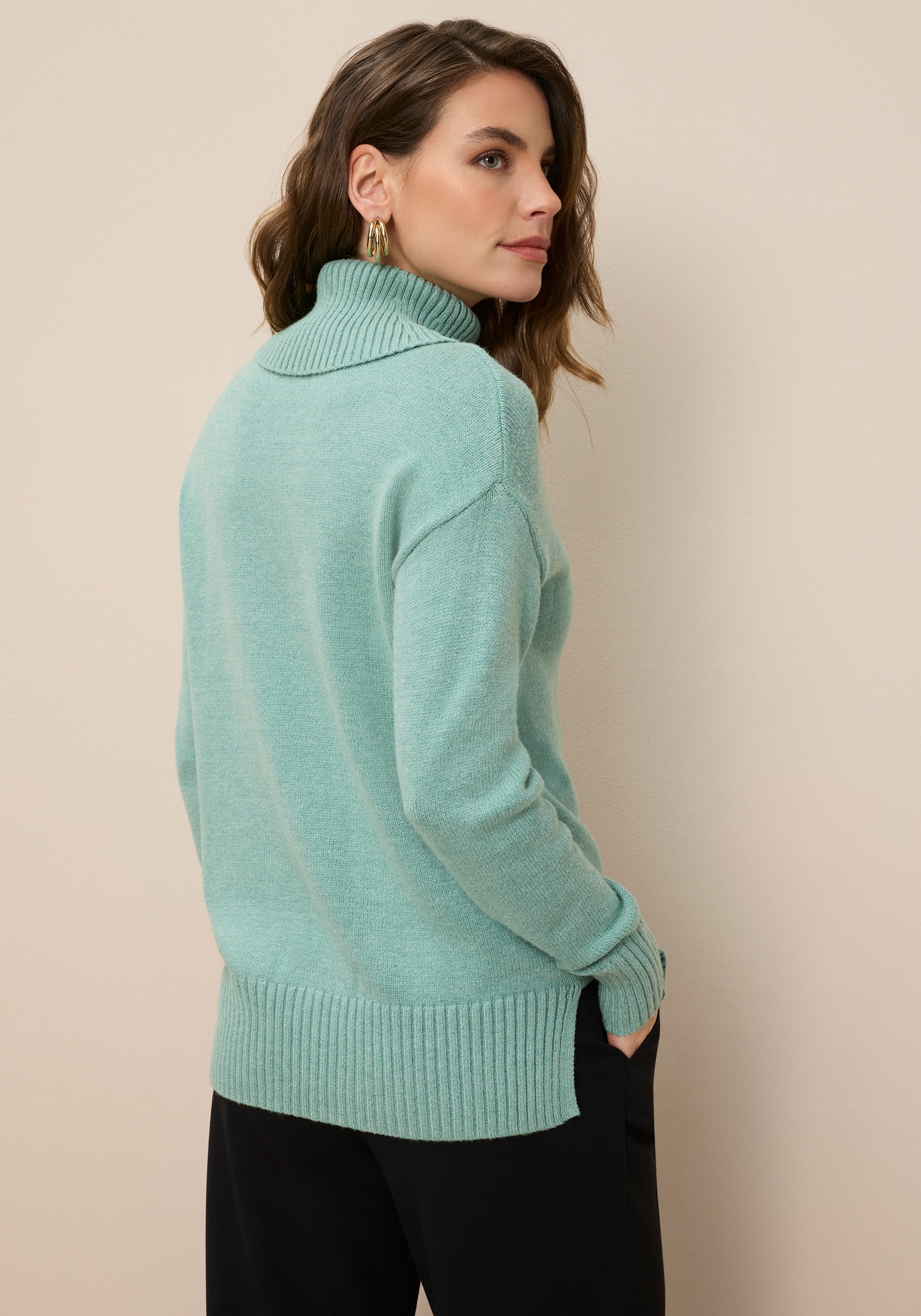 Rollkragenpullover TAMARIS, Damen, Gr. 32/34, grün (mint, melange), Strick, Obermaterial: 50% Viskose, 28% Polyester, 22% Polyamid, lässig geschnitten hüftbedeckend, Strickbündchen, Pullover Rollkragenpullover, in lässiger Form mit seitlichen Schlitzen 3