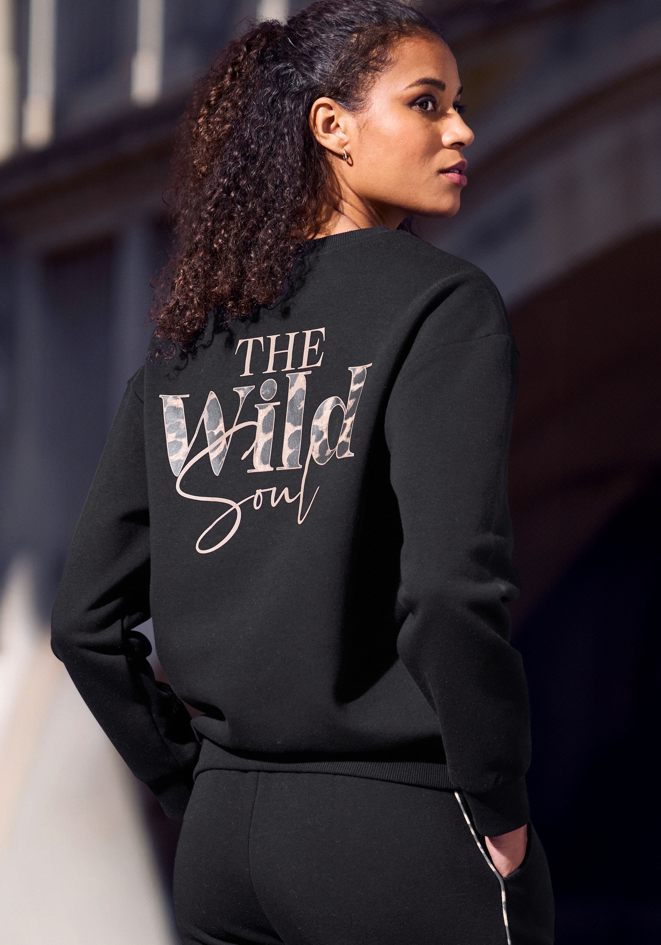 Buffalo Sweatshirt, aufwendiger Druck hinten günstig online kaufen