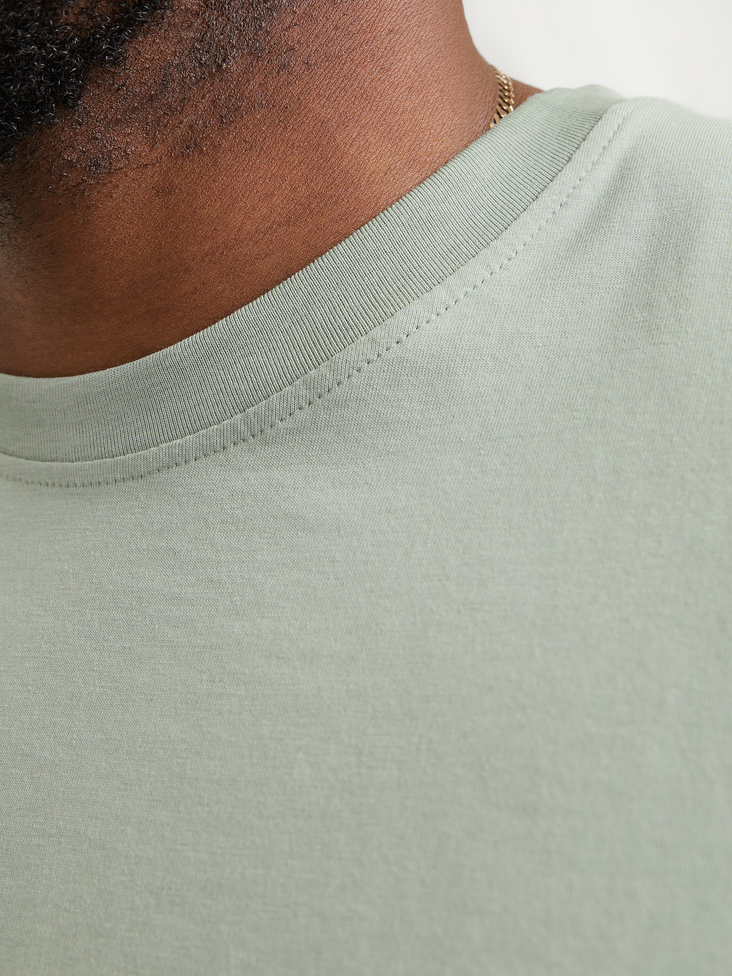 Jack & Jones PlusSize Rundhalsshirt »JJESTAR JJ TEE SS NOOS PLS«, mit Logo Schriftzug