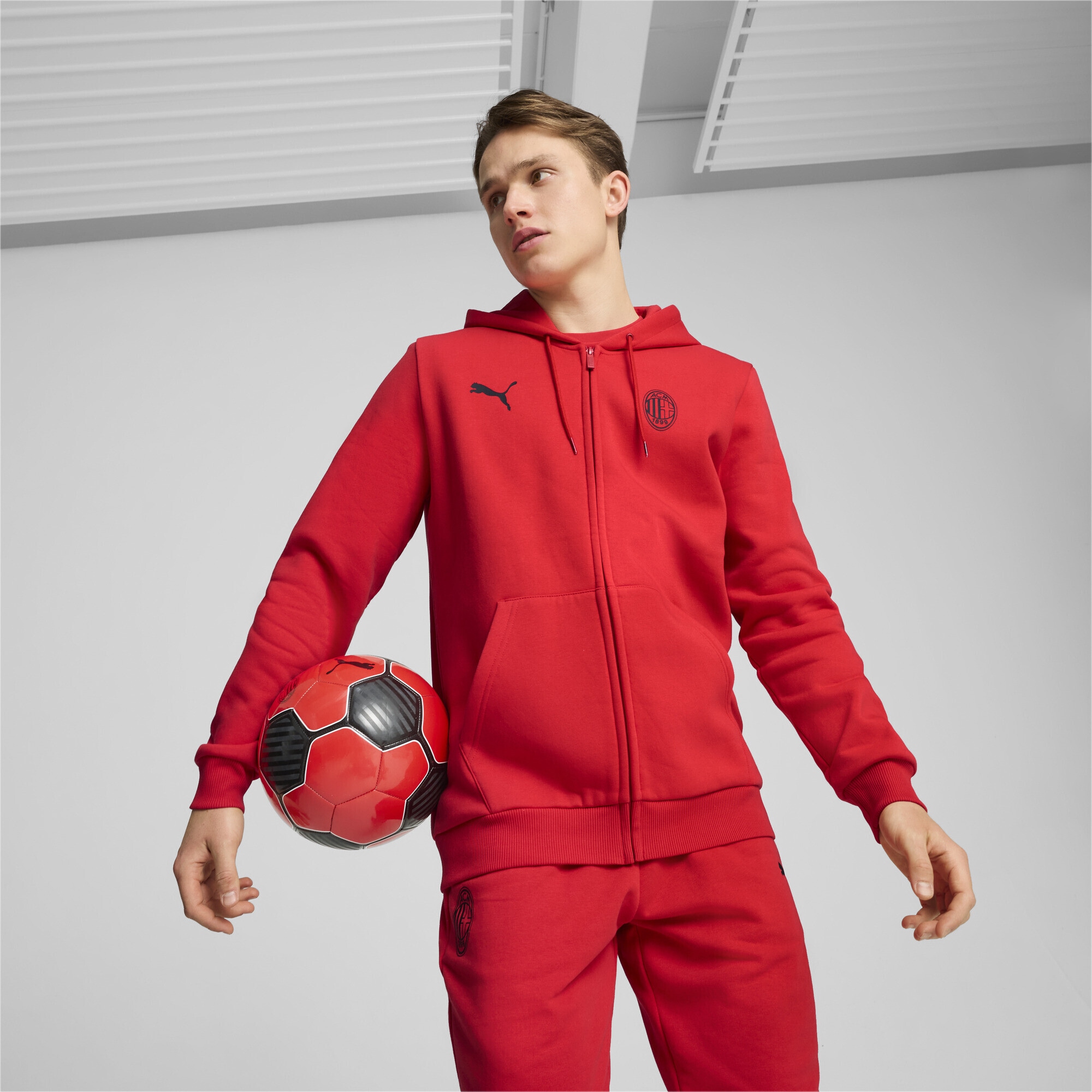 PUMA Sweatjacke »AC Milan ftblESSENTIALS Kapuzenjacke Herren«