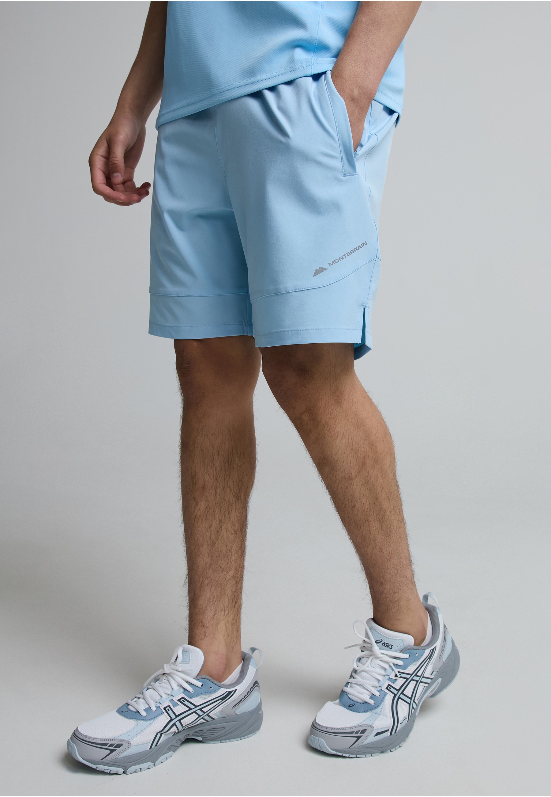 Monterrain Trainingsshorts »Monterrain FORM WOVEN RUNNING SHORT«