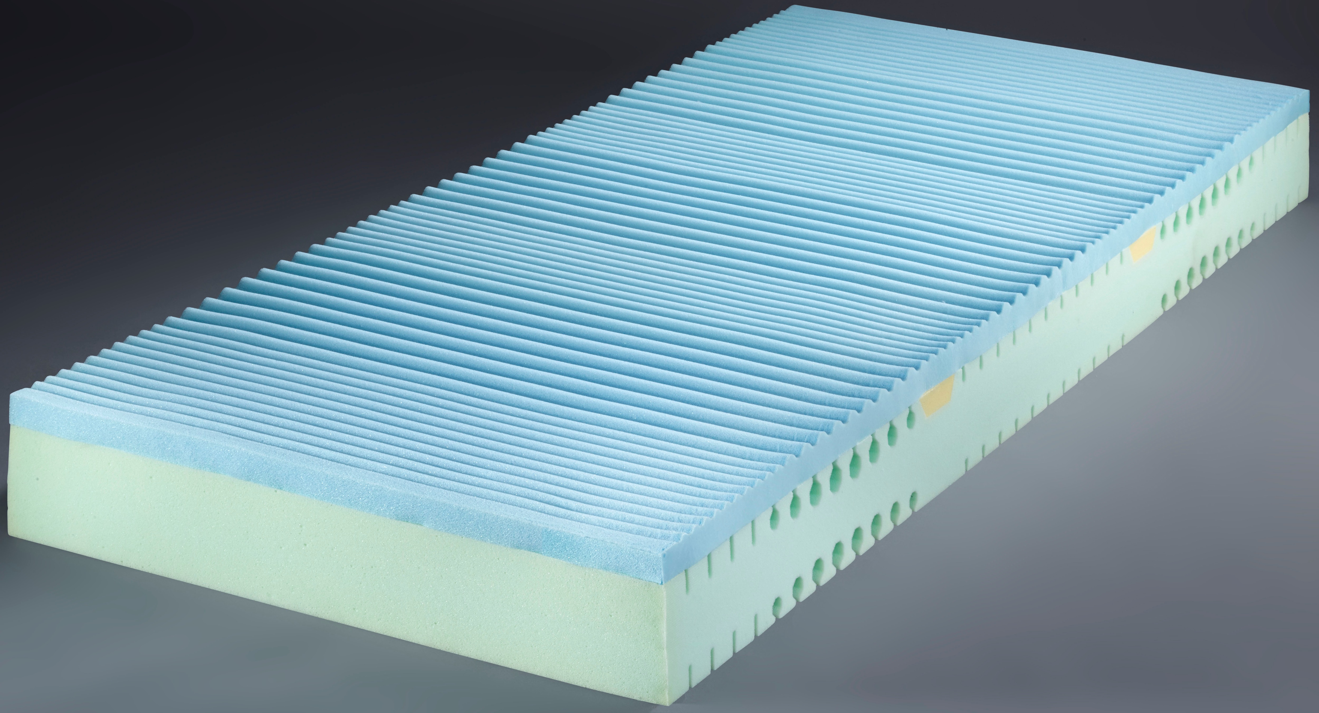 Thumbnail - Hemafa Gelschaummatratze "Watergel 2100 KS" 21 cm hoch Raumgewicht: 40 kg/m³ 1 Stk. tlg. mit Wellenschnitt im Kern für e...