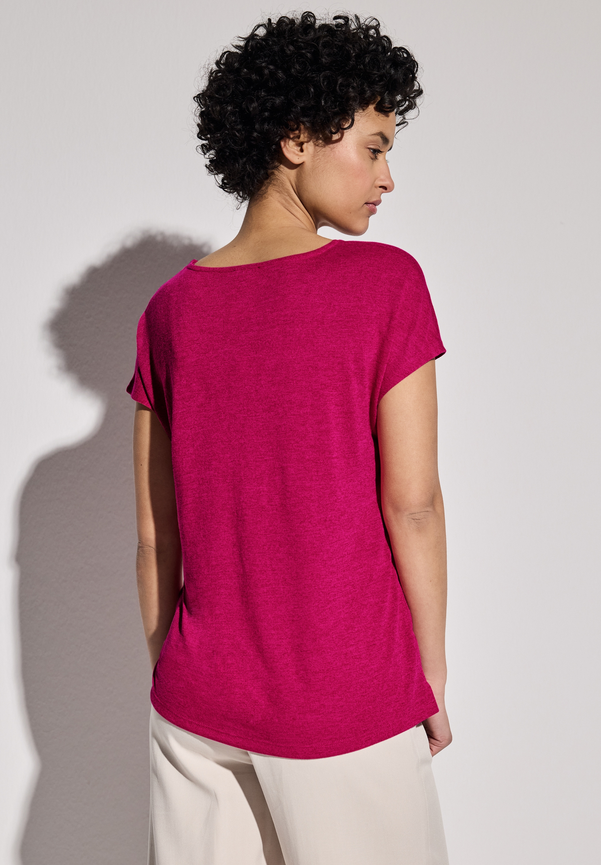 STREET ONE T-Shirt, mit abgerundetem V-Ausschnitt