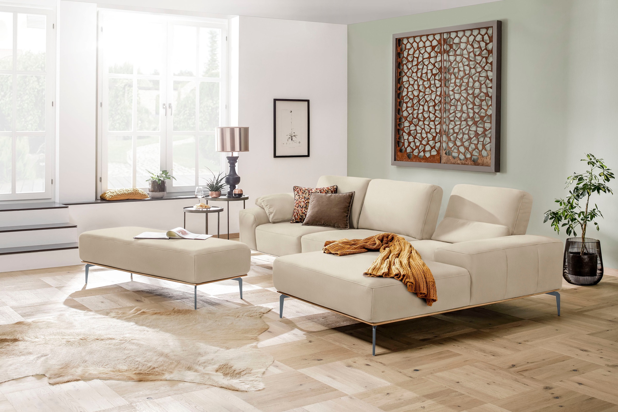 W.SCHILLIG Ecksofa »run, Designsofa mit tollem Sitzkomfort, bequem, L-Form«, mit elegantem Holzsockel, Füße in Silber matt, Breite 319 cm