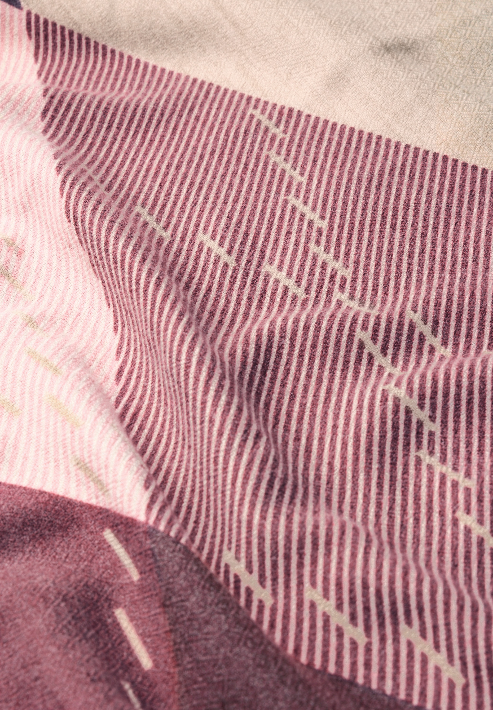 Cecil Loop aus softem Materialmix