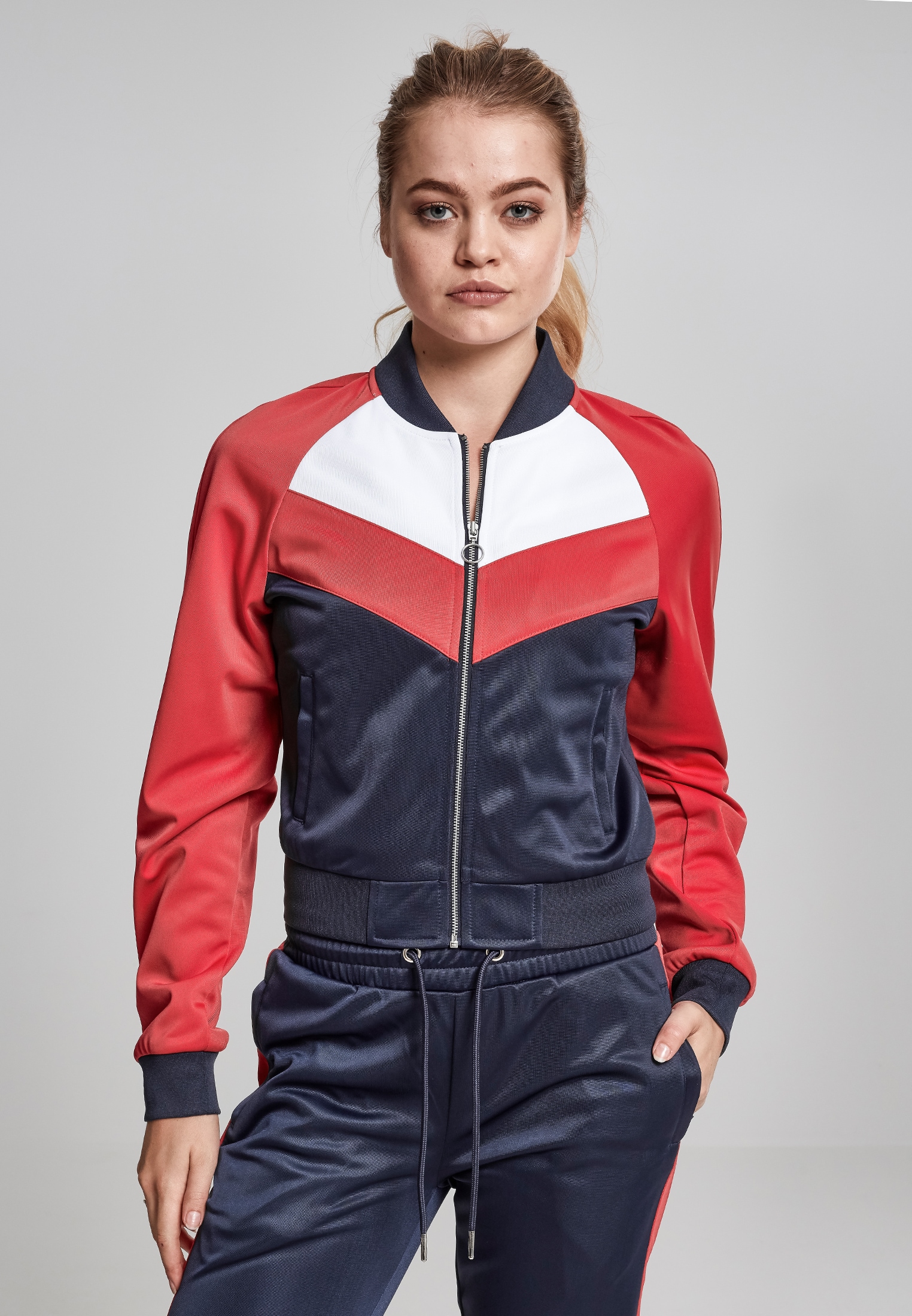 URBAN CLASSICS Allwetterjacke »Urban Classics Damen Ladies Short Raglan Track Jacket«, (1 St.), ohne Kapuze