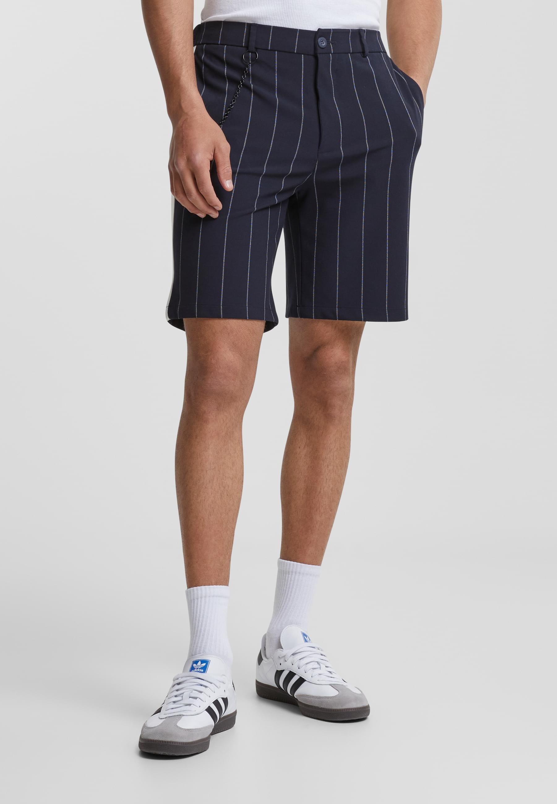 Thumbnail - 2Y Studios Sweatshorts "2Y Studios 2Y Wide Pinstripe Shorts"