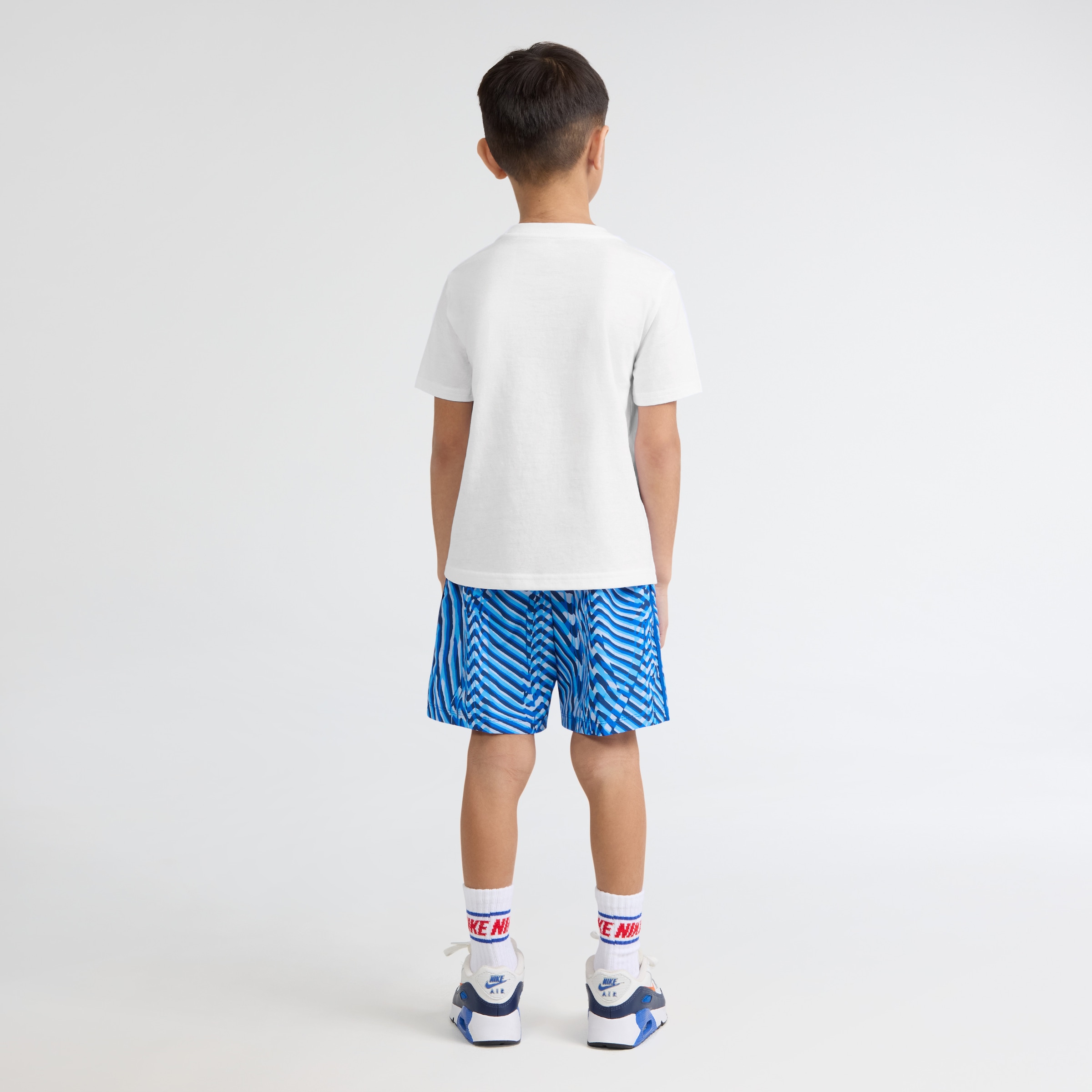 Nike Sportswear T-Shirt »NKB BICYCLE KICK« für Kinder, sportlicher Stil, für sportliche Aktivitäten