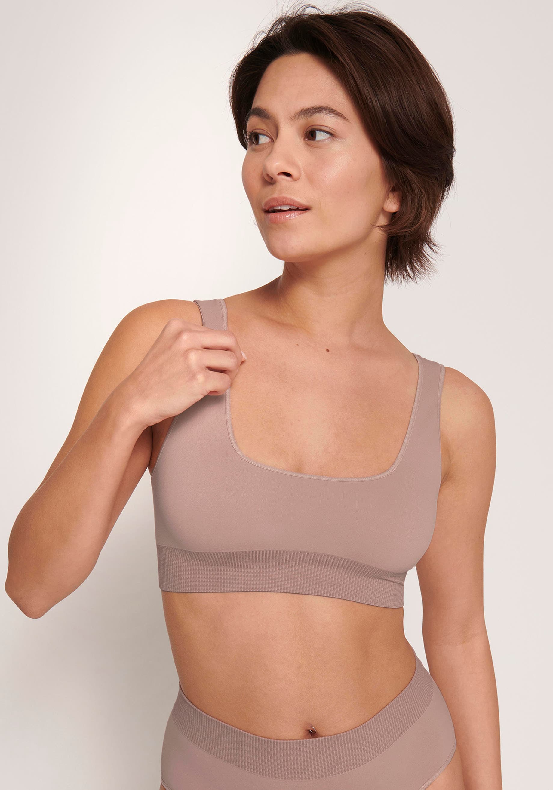 sloggi Bustier »EVER Infused Aloe Top«, pflegend, leicht, weicher nahtloser Rundstrick, ohne Bügel