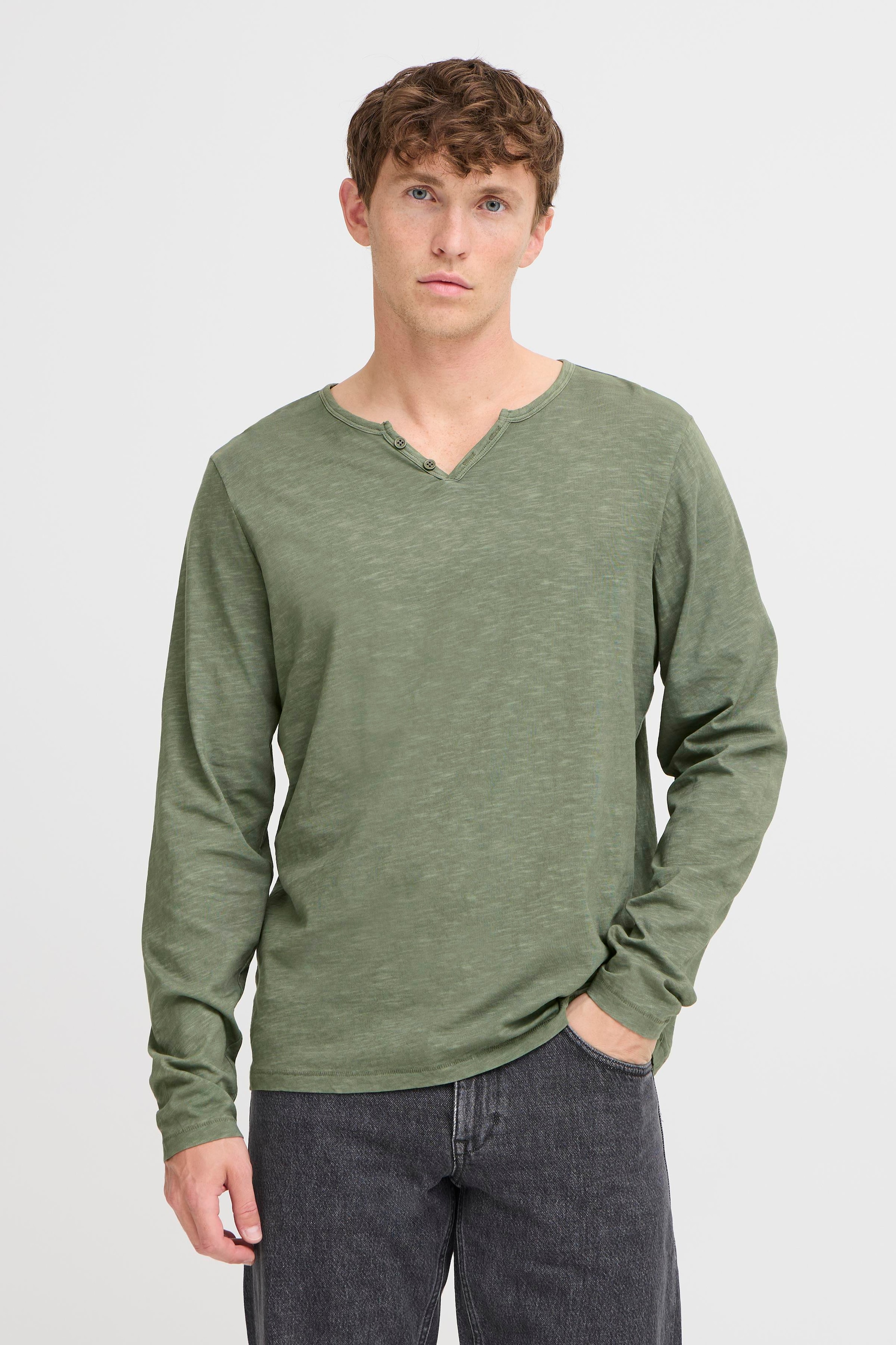 Blend T-Shirt "BHIVALDE SPILT NCK L/S TEE" aus Single Jersey, Regular Fit, mit V-Ausschnitt, Kurzarm