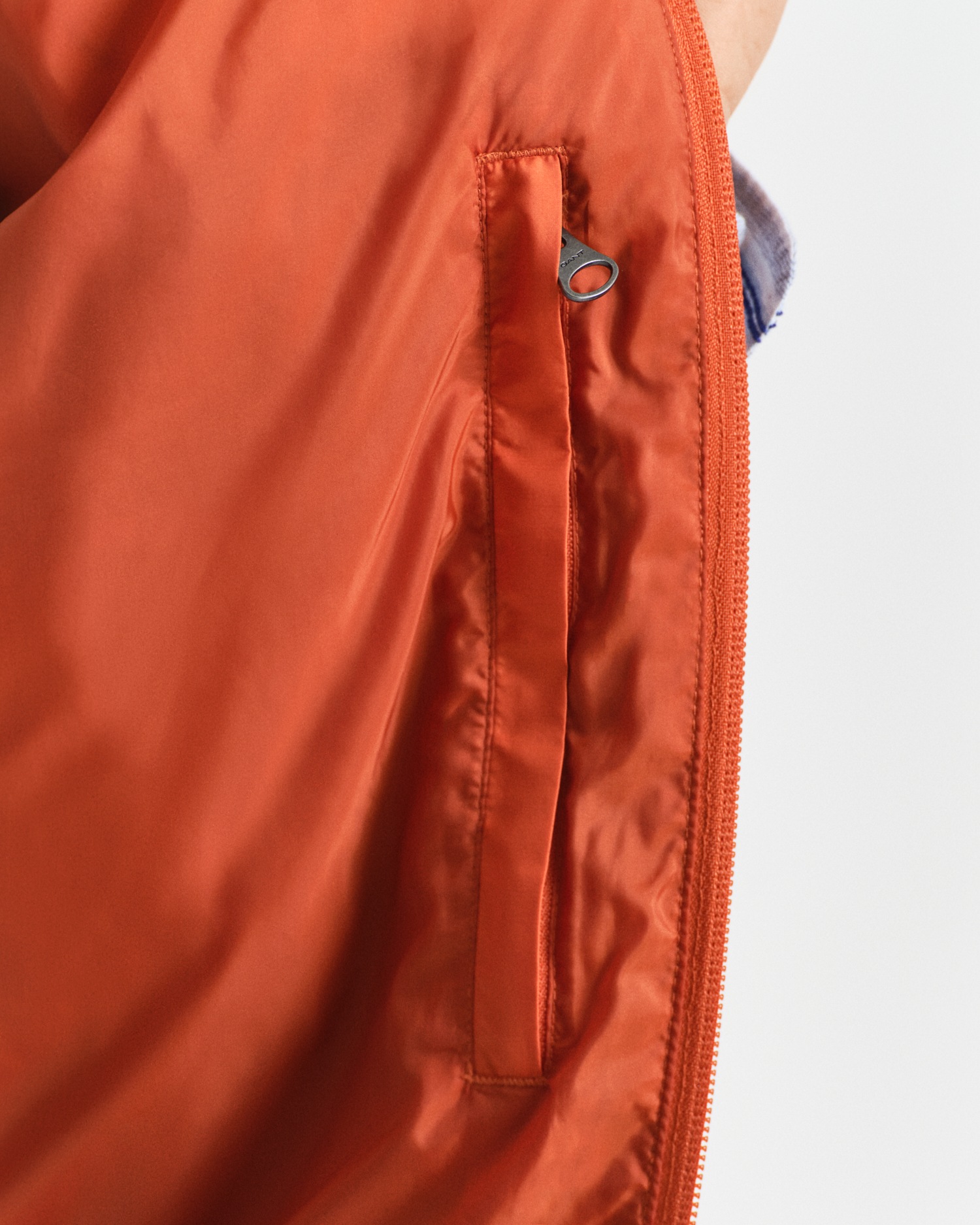 Thumbnail - Gant Steppweste "LIGHT DOWN VEST" Stehkragen, leicht, 2-Wege Reißverschluss