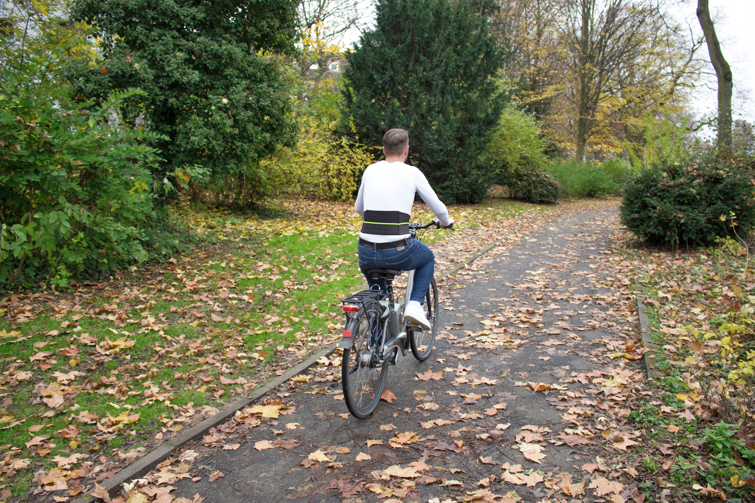 Hydas Stützbandage »Fahrrad Stützgürtel für eine gerade Haltung«, mit Rückentasche