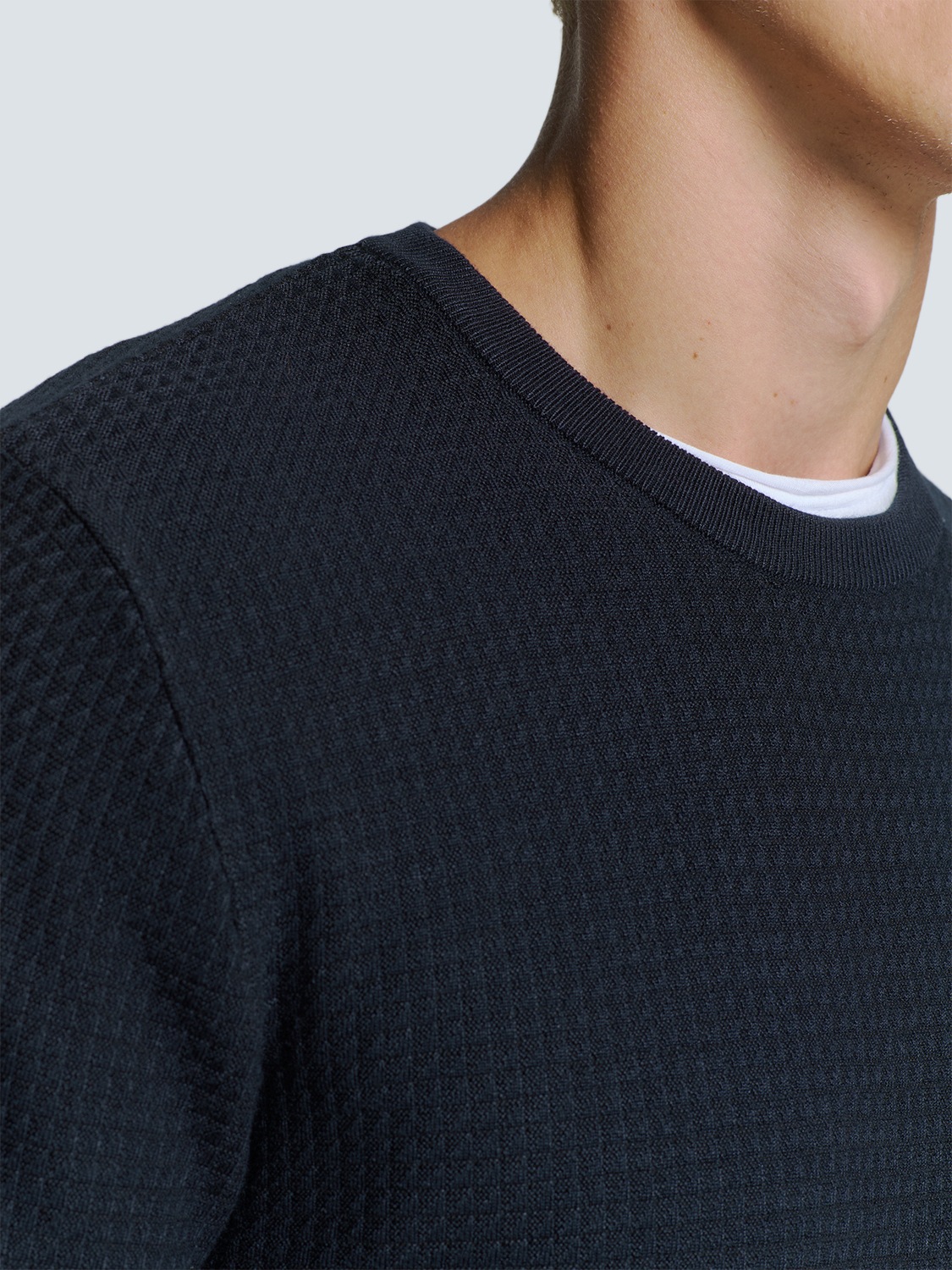 NO EXCESS Rundhalspullover »No Excess Zweifarbiger Rundhals-Pullover«