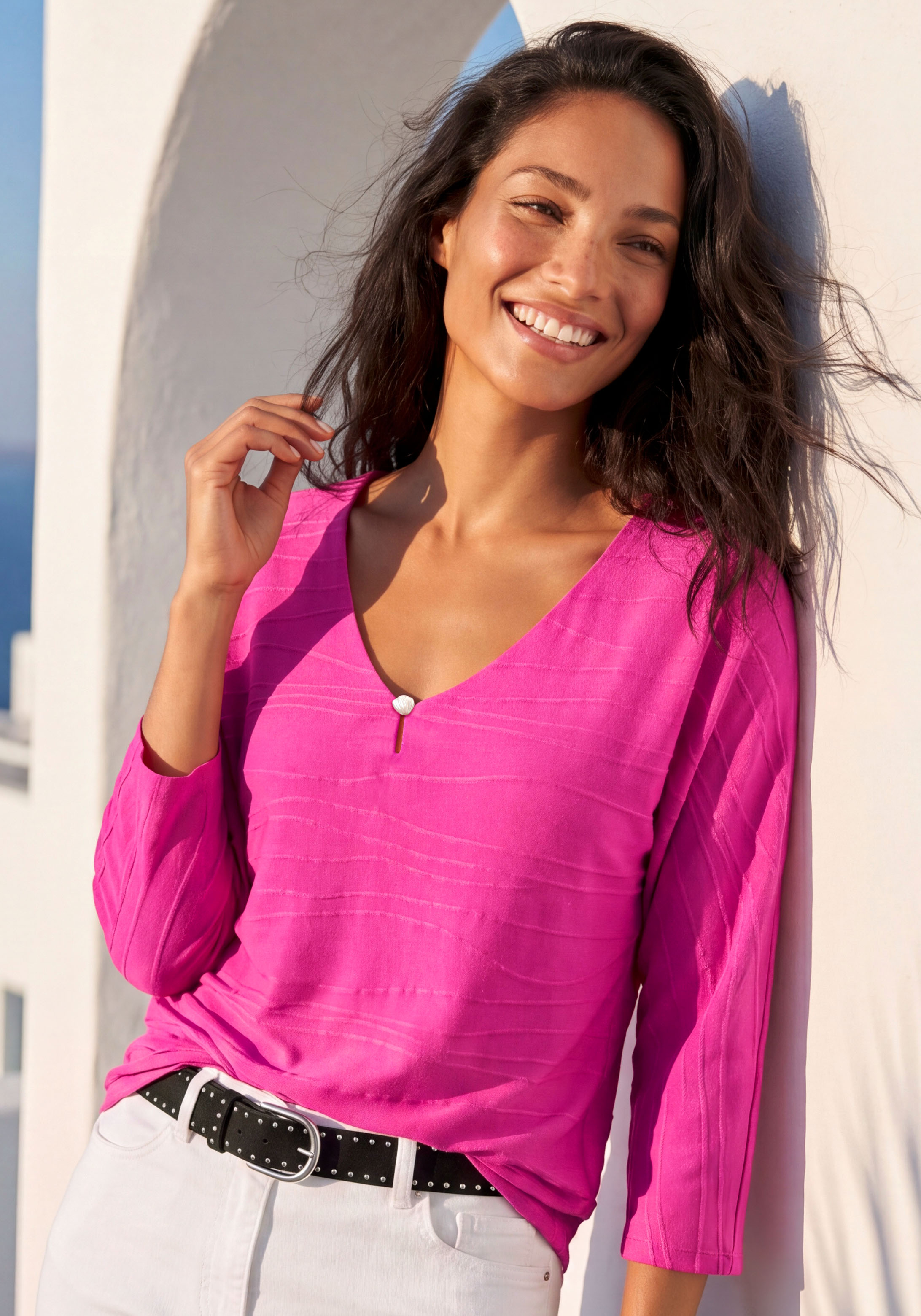 LASCANA 3/4-Arm-Shirt "mit Wellenstruktur" aus luftigem Viskose-Stretch