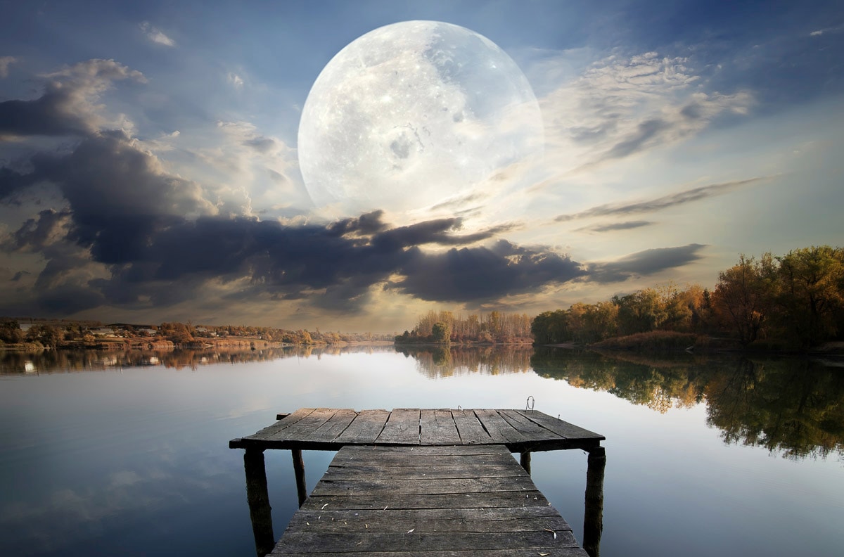 Papermoon "Steg im Wasser mit Mond"