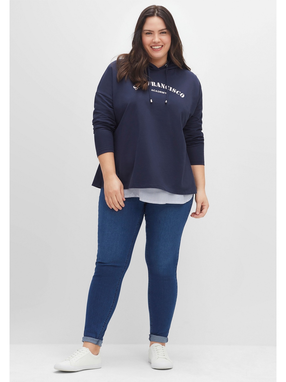 Sheego Kapuzensweatshirt »Große Größen«, mit Frontdruck, in A-Linie