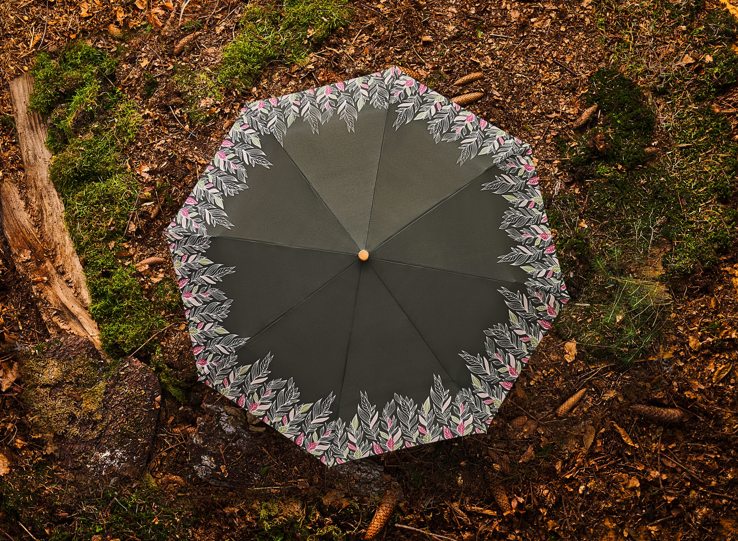 doppler® Stockregenschirm »nature Long, intention olive«, aus recyceltem Material mit Schirmgriff aus Holz