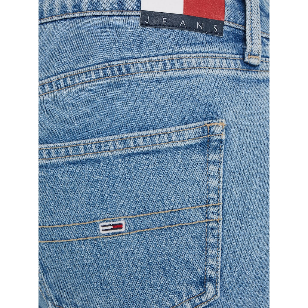 Tommy Jeans Bequeme Jeans »LW STR BH4116«, mit Ledermarkenlabel