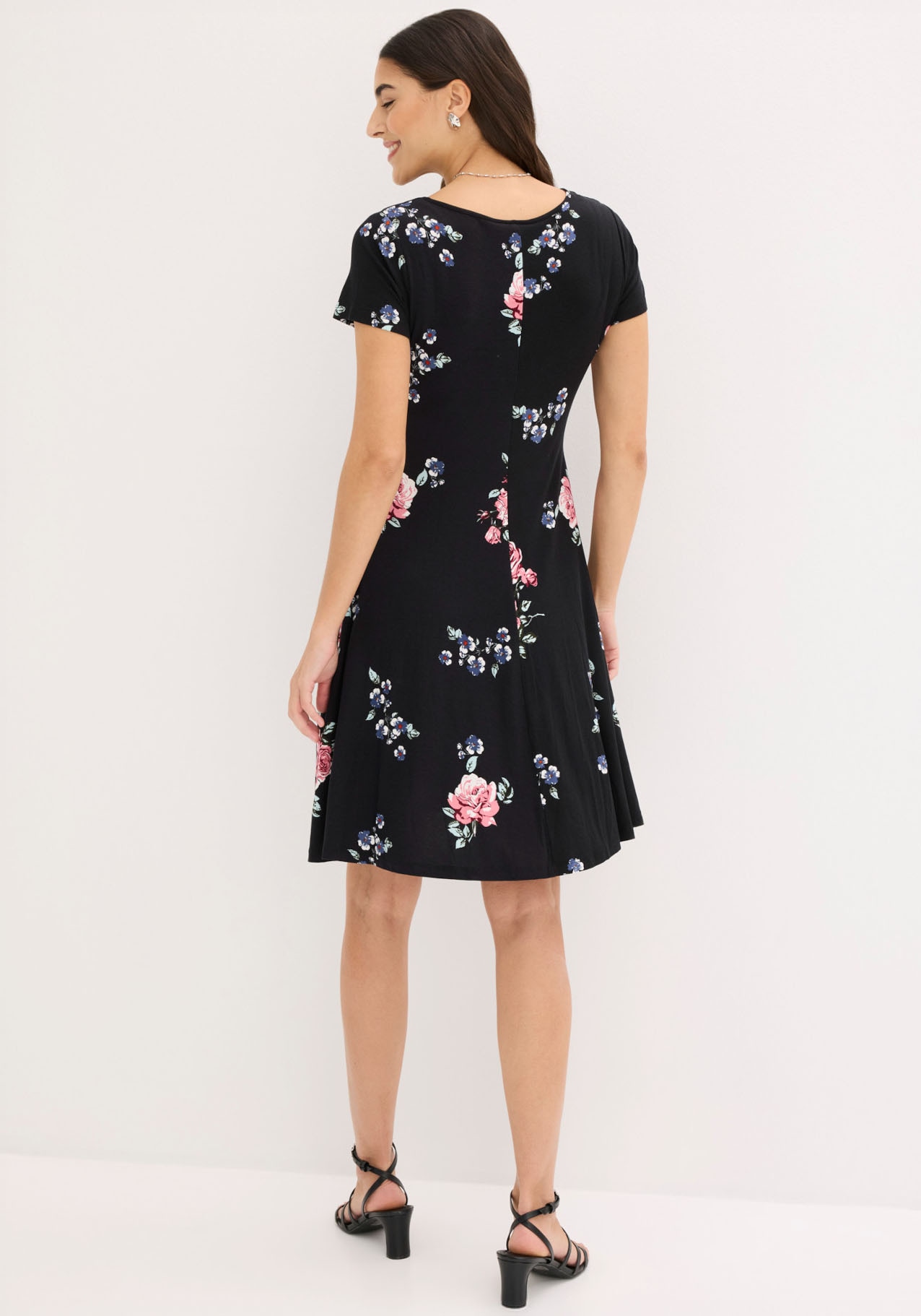bonprix Jerseykleid für warme Tage, aus Viskose und Elasthan, ausgestellte Passform