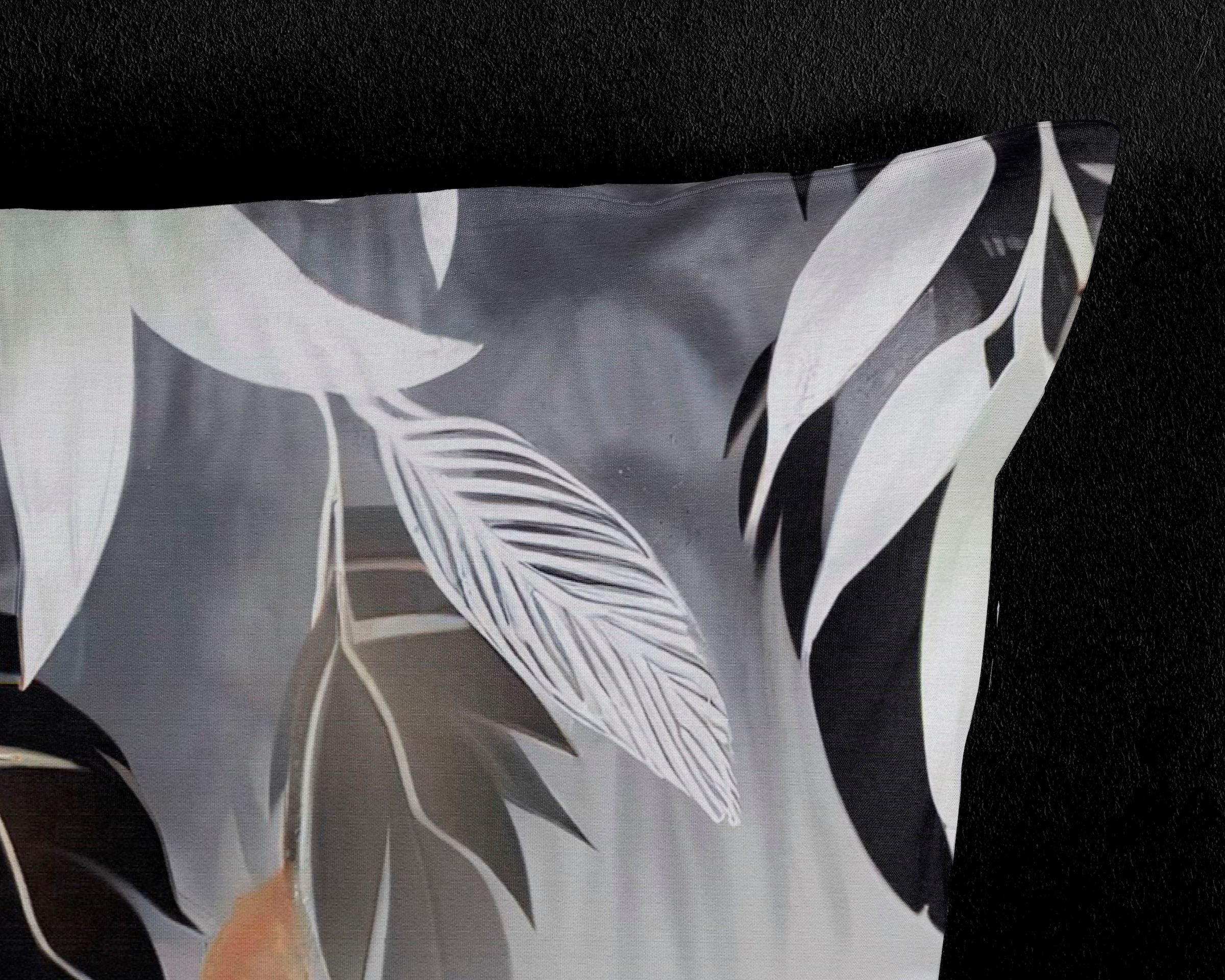 PURE luxury collection Wendebettwäsche »Ross leaves«, Mikrofaser, 135x200, Pflegeleicht, Reißverschluss, Wendeoptik, Grau