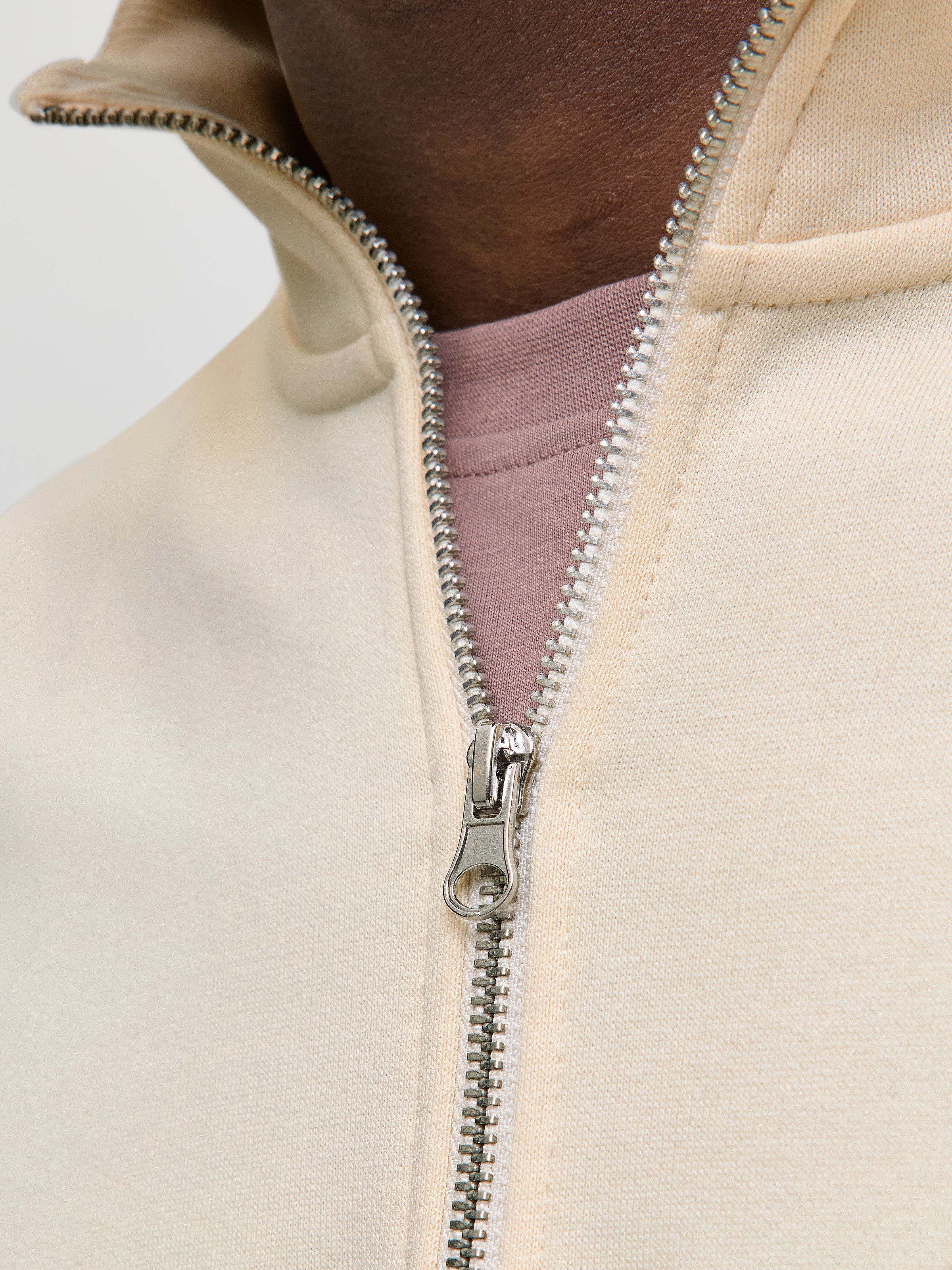 Jack & Jones Sweatshirt »JORNORREBRO EMB SWEAT HIGH NECK SN«
