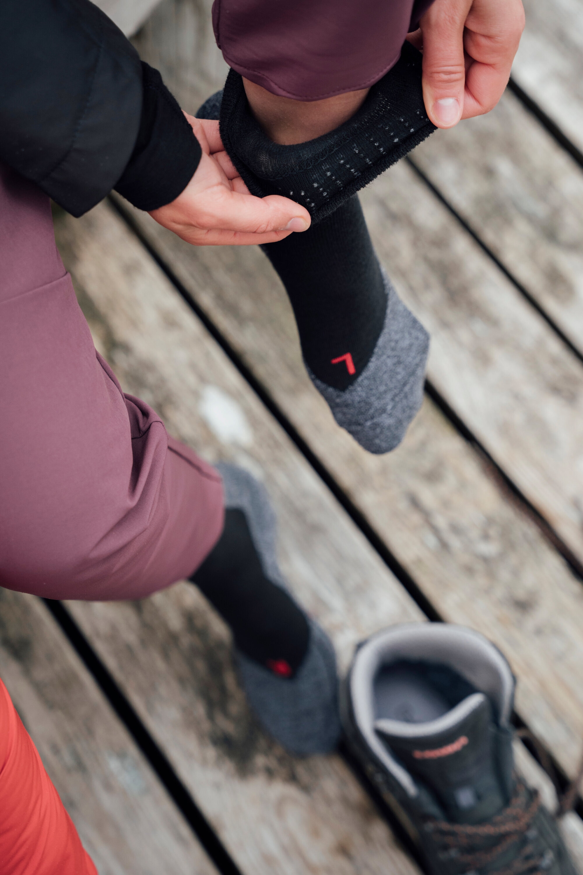 FALKE Socken »TK2 Explore Sensitive« 1 Paar tlg.