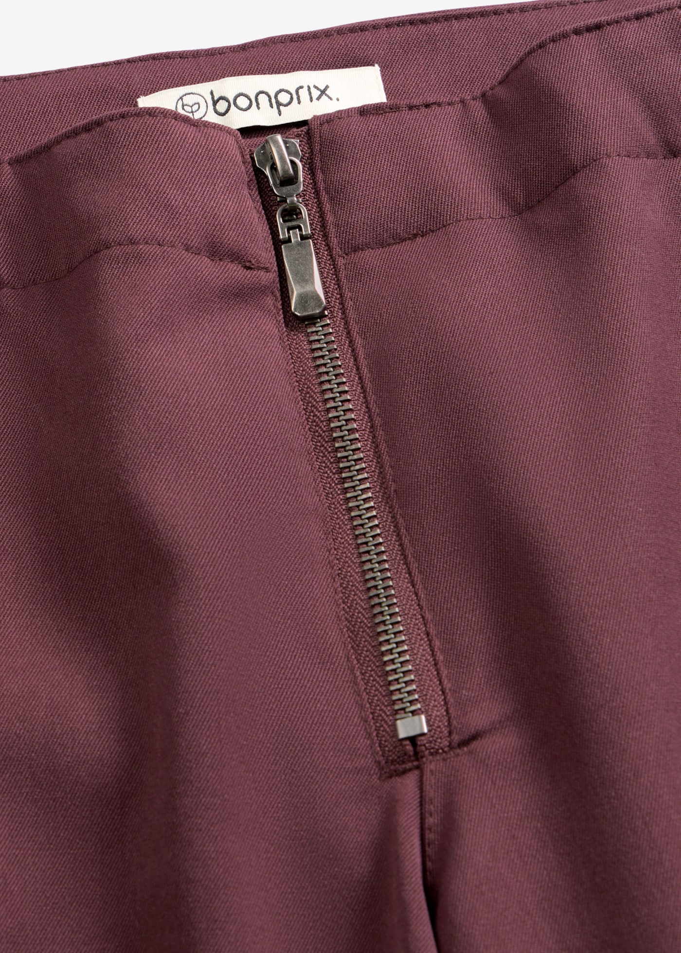 bonprix Bundfaltenhose  in kakaobraun, mit Bundfalten, Barrel-Schnitt, Loose Fit