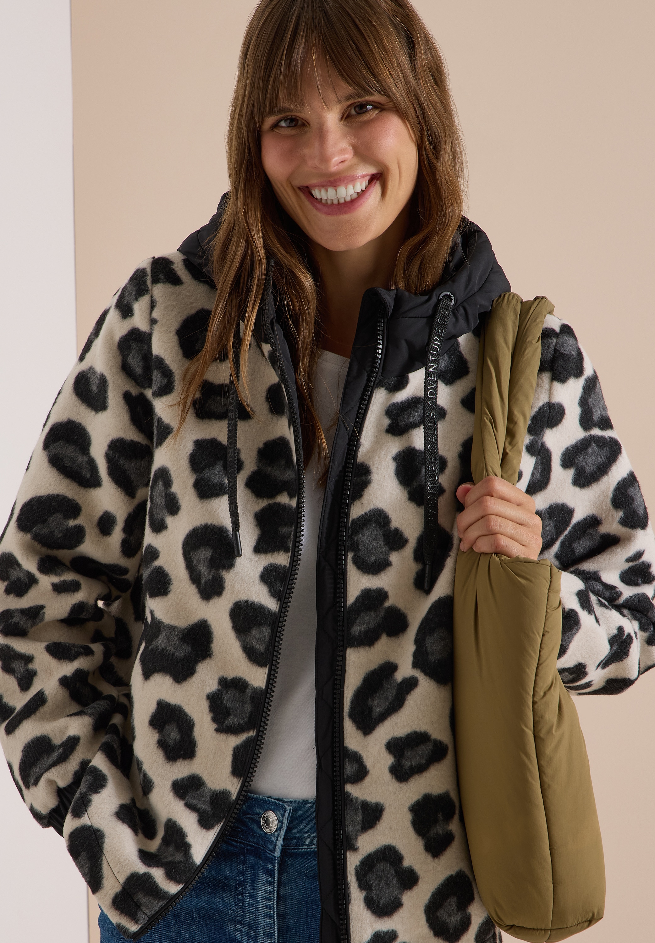 Cecil Plüschjacke mit Kapuze Materialmix, Plüsch mit Wollanteil