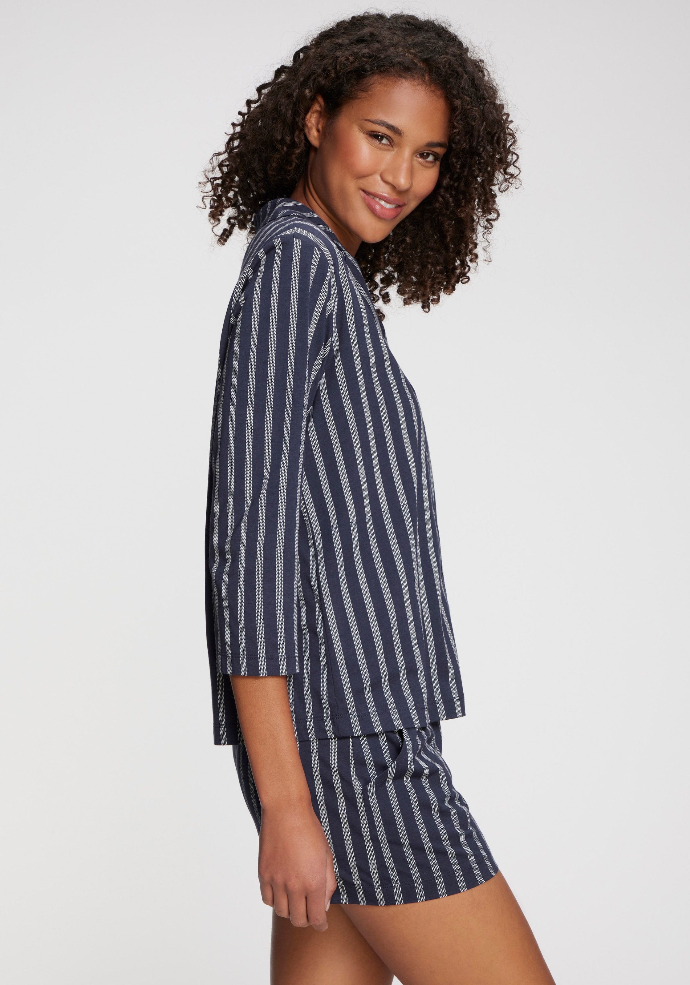 Vivance Dreams Pyjamaoberteil, Mit schönem Alloverdruck