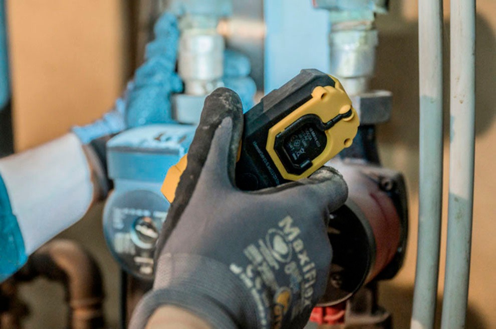Brennenstuhl Handleuchte »HL DA 40 MH«, mit integriertem Akku, Magnet, Haken und USB-Kabel