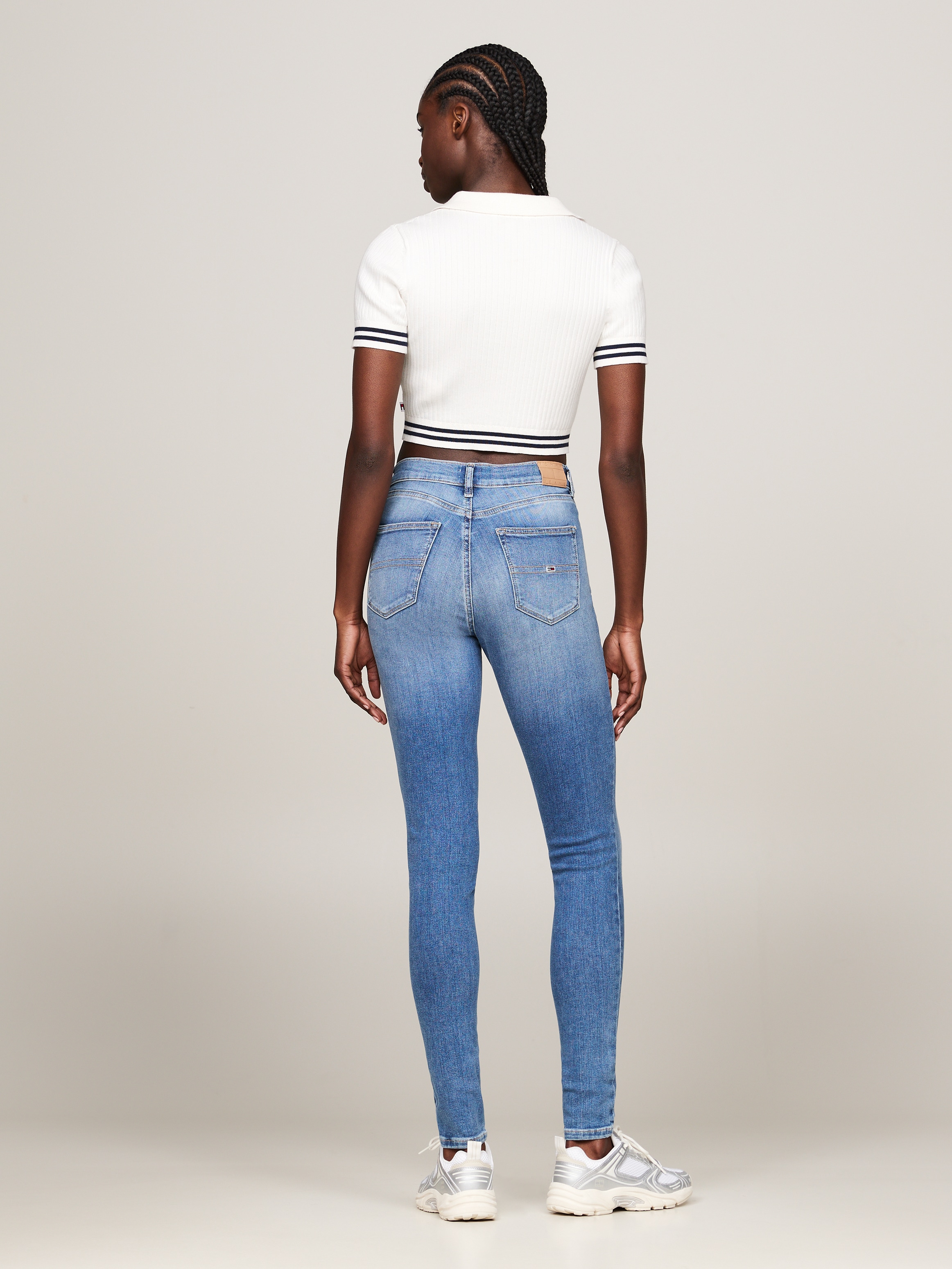 Tommy Jeans Skinny-fit-Jeans »Nora Mid Rise Skinny Fit«, mit Waschung, Logo-Badge