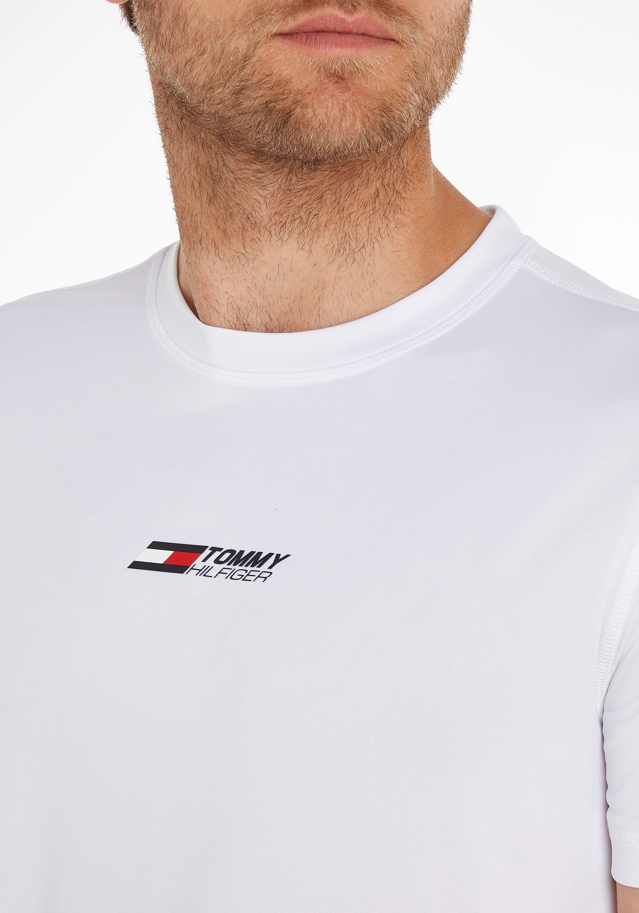 Tommy Hilfiger Sport Trainingsshirt »ESSENTIAL TRAINING BIG LOGO TEE«, mit Tommy Hilfiger Logoaufdruck auf der Brust