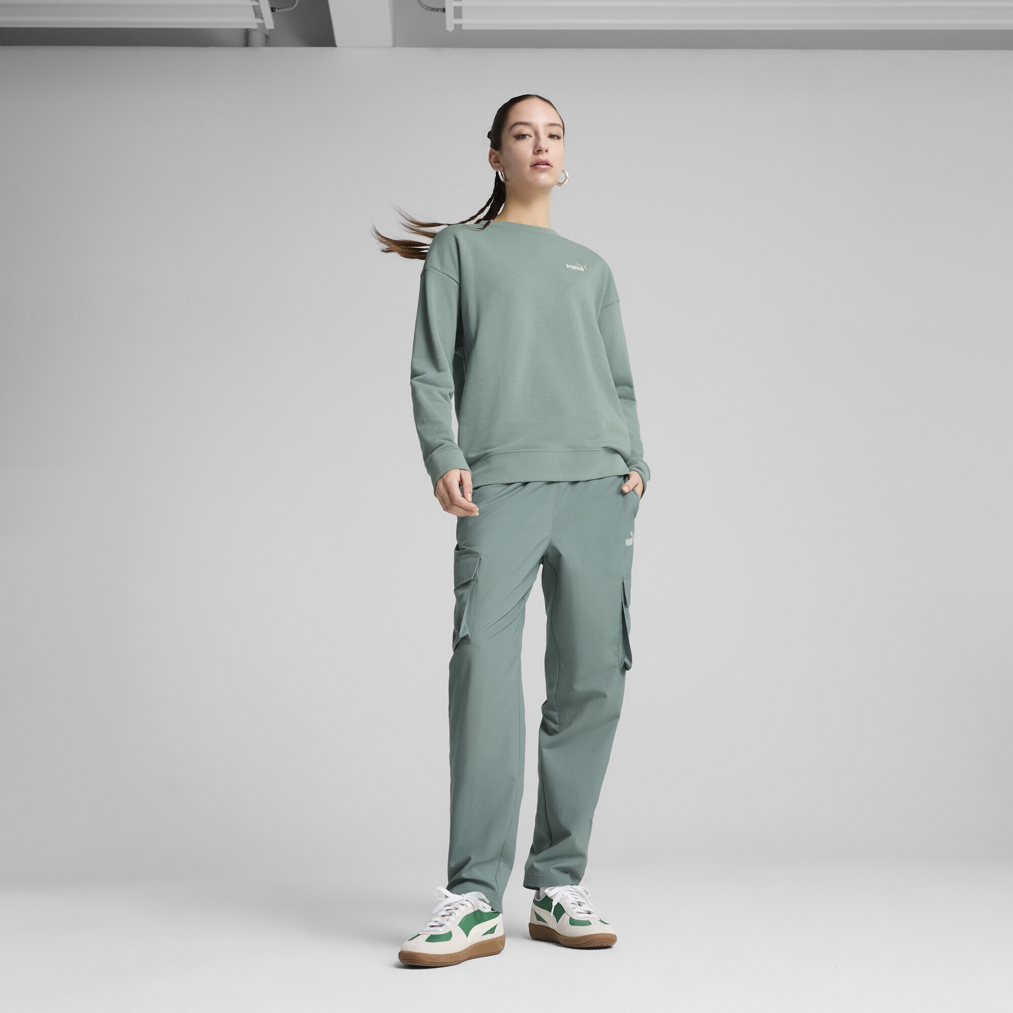 PUMA Sweatshirt »ESS Small No. 1 Logo Relaxed Sweatshirt mit Rundhalsausschnitt«