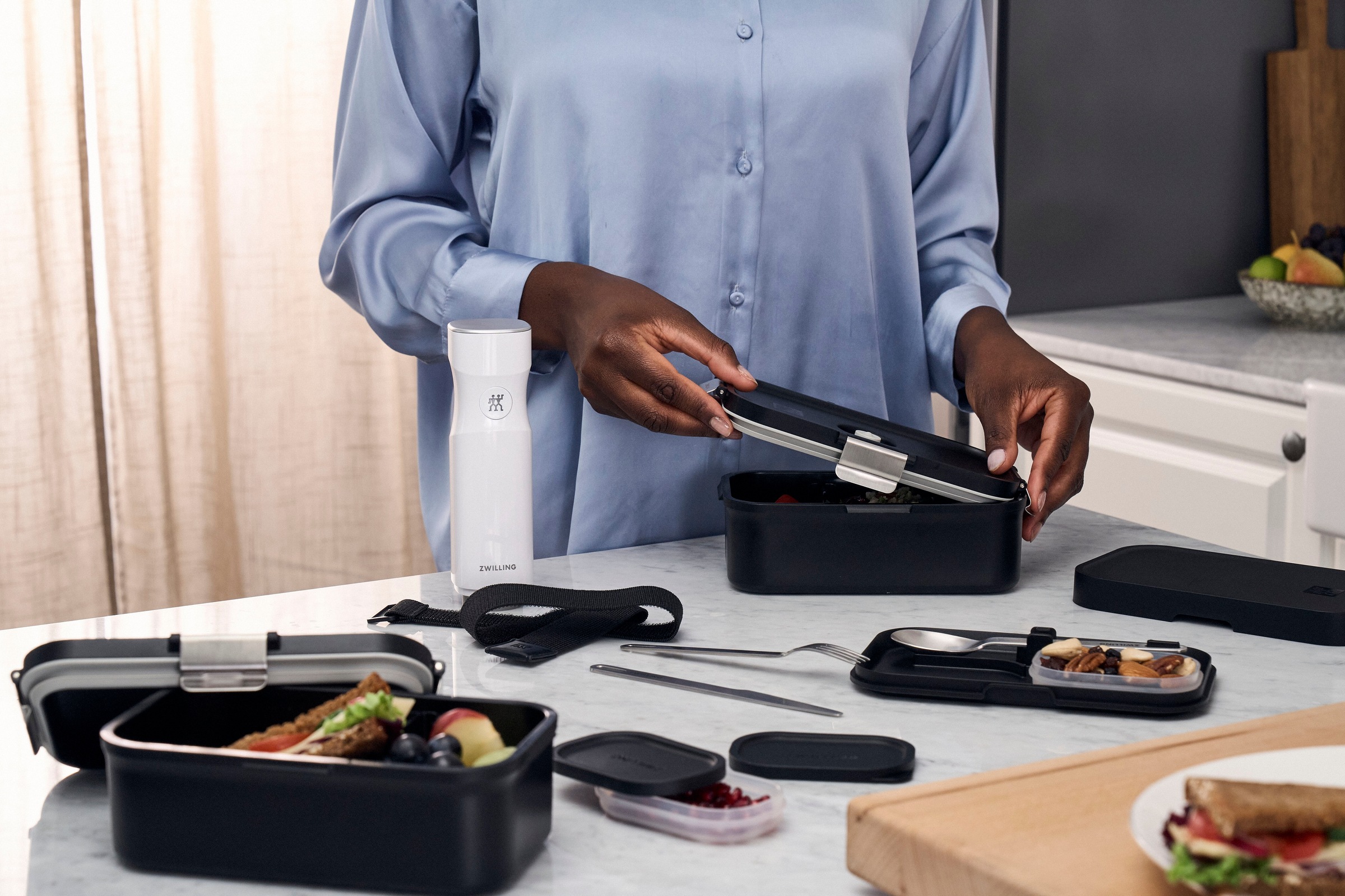 Zwilling Lunchbox »Fresh & Save«, (Set, 7 tlg., 2 Lunchboxen, 2 Saucenboxen, 2 Trenneinsätze, inkl. Besteck), Vakuum Lunch Box to Go, Modulares Boxensystem