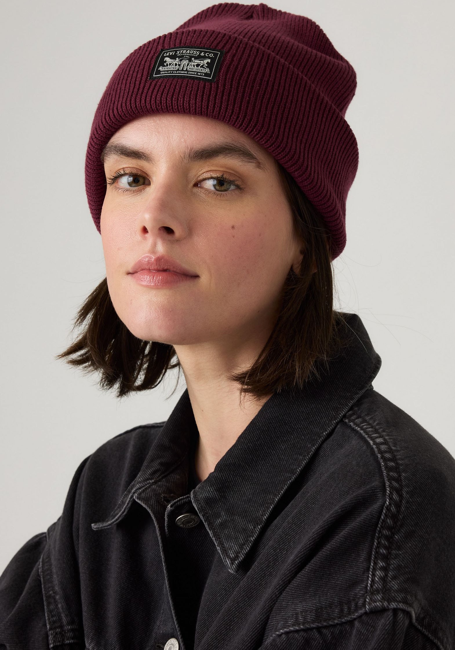 Levi's® Beanie »WOMEN'S BACKPATCH BEANIE«