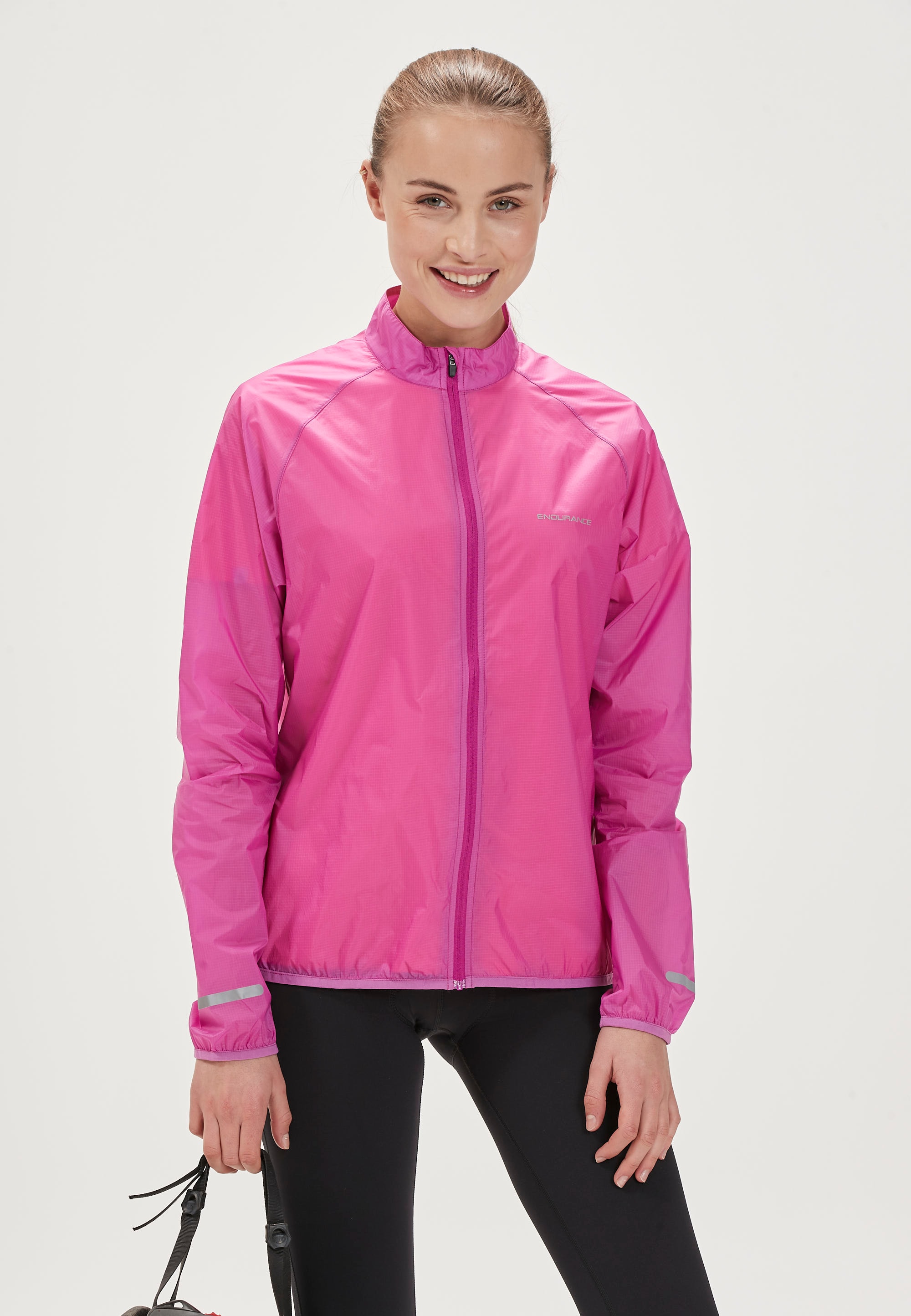 ENDURANCE Softshelljacke »IMMIE W Packable«, extra leicht mit kleinem Packmaß