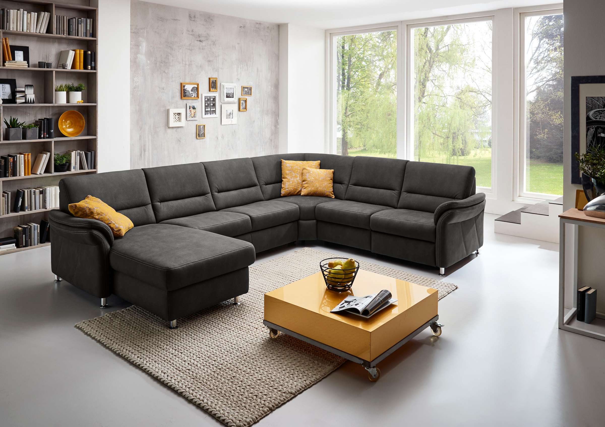 Die PlanBar Wohnlandschaft "ZE-EM16033 U-Form, Breite 330 cm" wahlweise mit Kopfstützen und Schlaffunktion