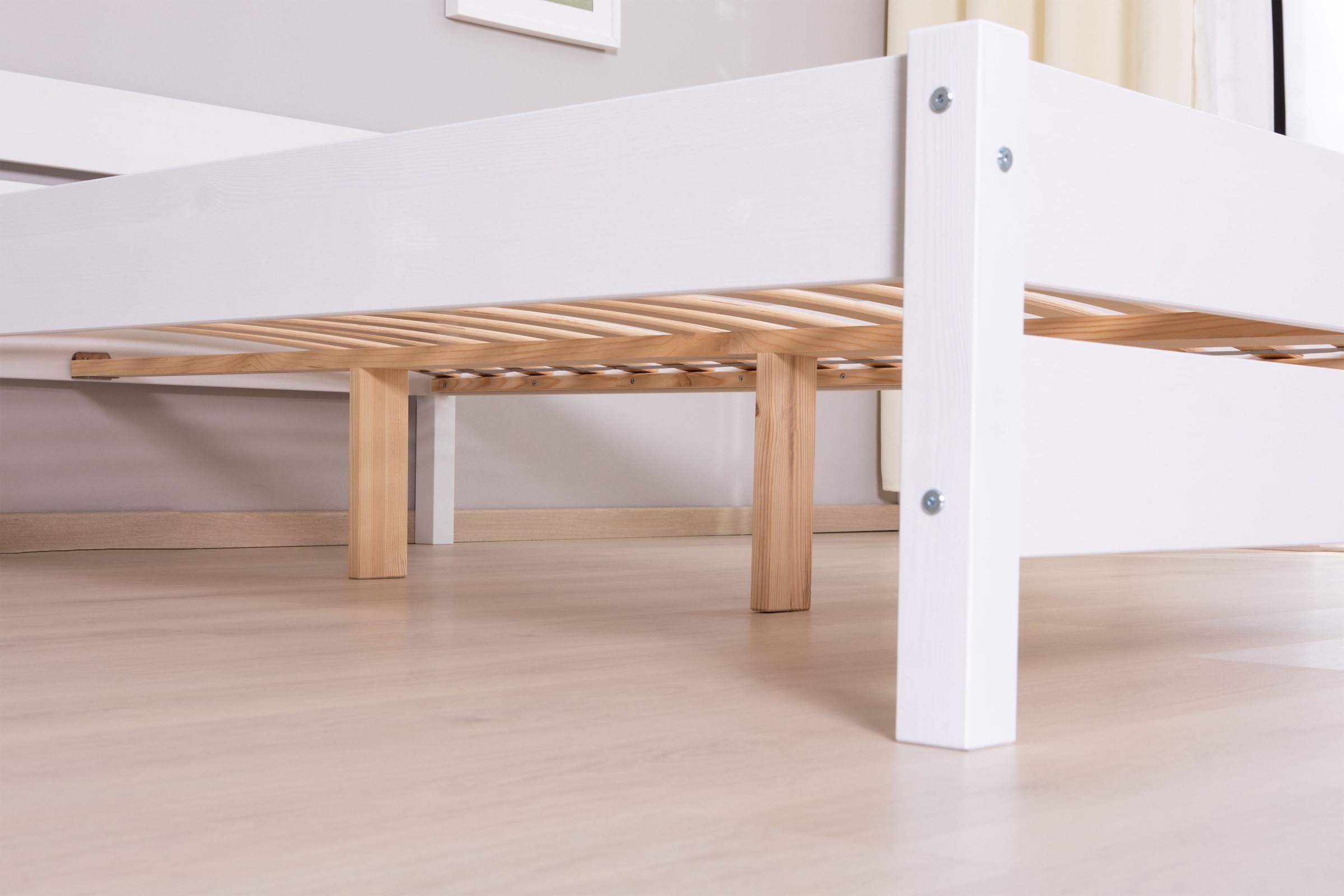 Ticaa Massivholzbett »Bora«, ideal fürs Kinder- und Jugendzimmer, inklusive Rollrost