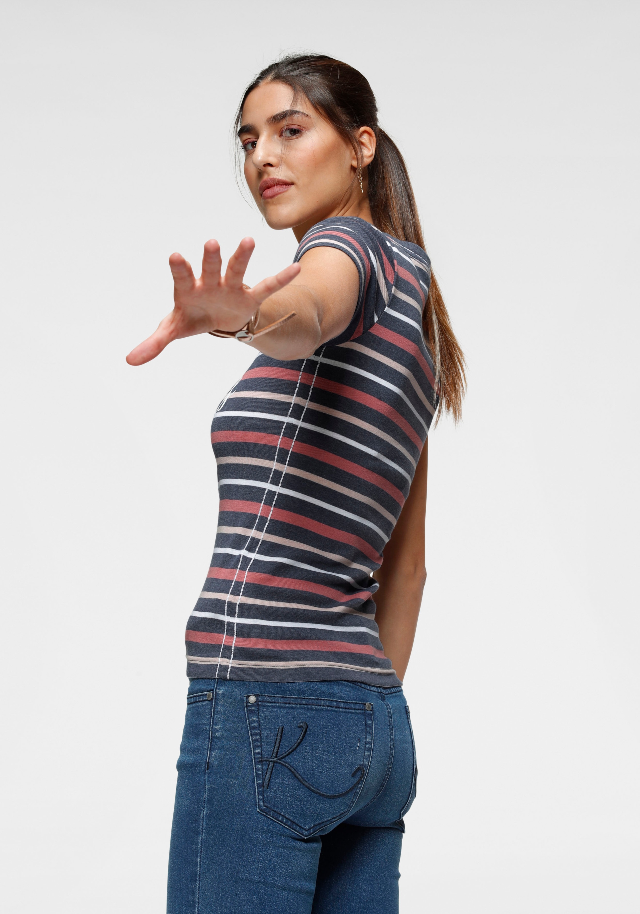 KangaROOS T-Shirt, in schönem mit | kaufen Streifenmix BAUR für Frontdruck