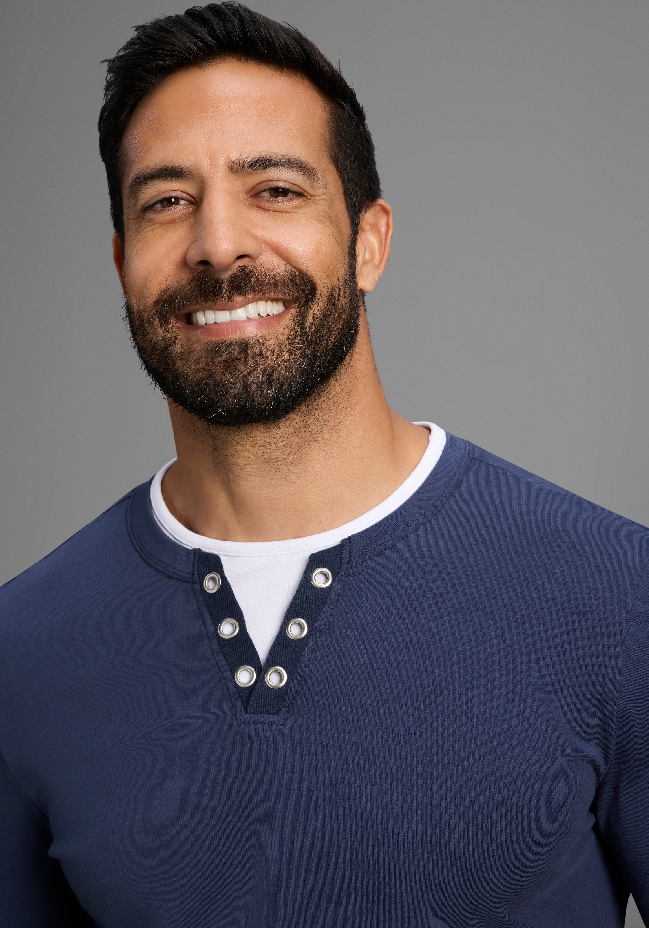 Thumbnail - Mans World Rundhalsshirt "Neue Kollektion", mit Kontrasteinsatz am Halsausschnitt