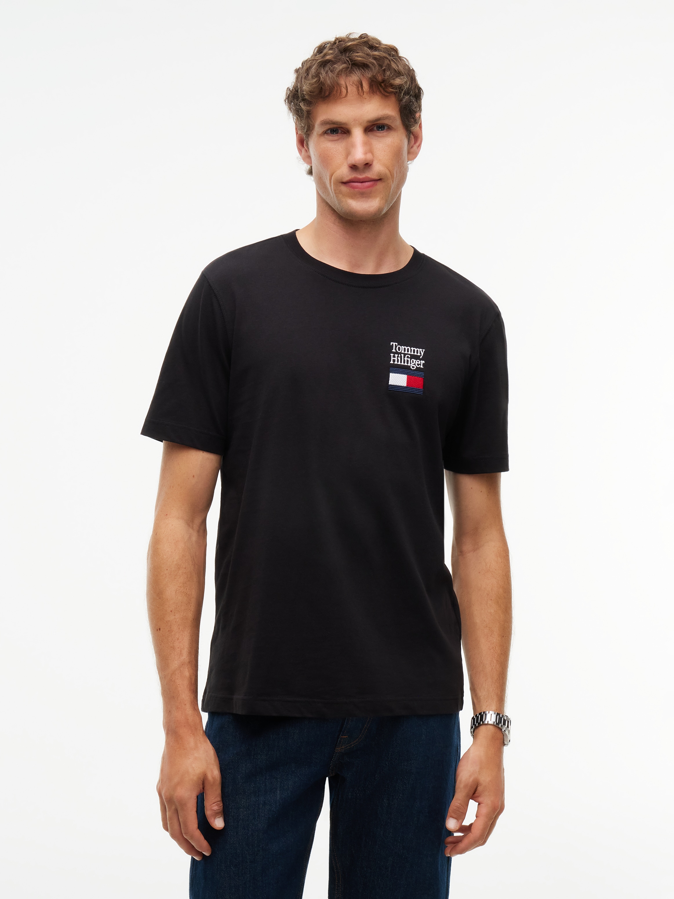 Tommy Hilfiger T-Shirt »BRAND LOVE TEXT STACK« Regular fit mit Rundhalsausschnitt