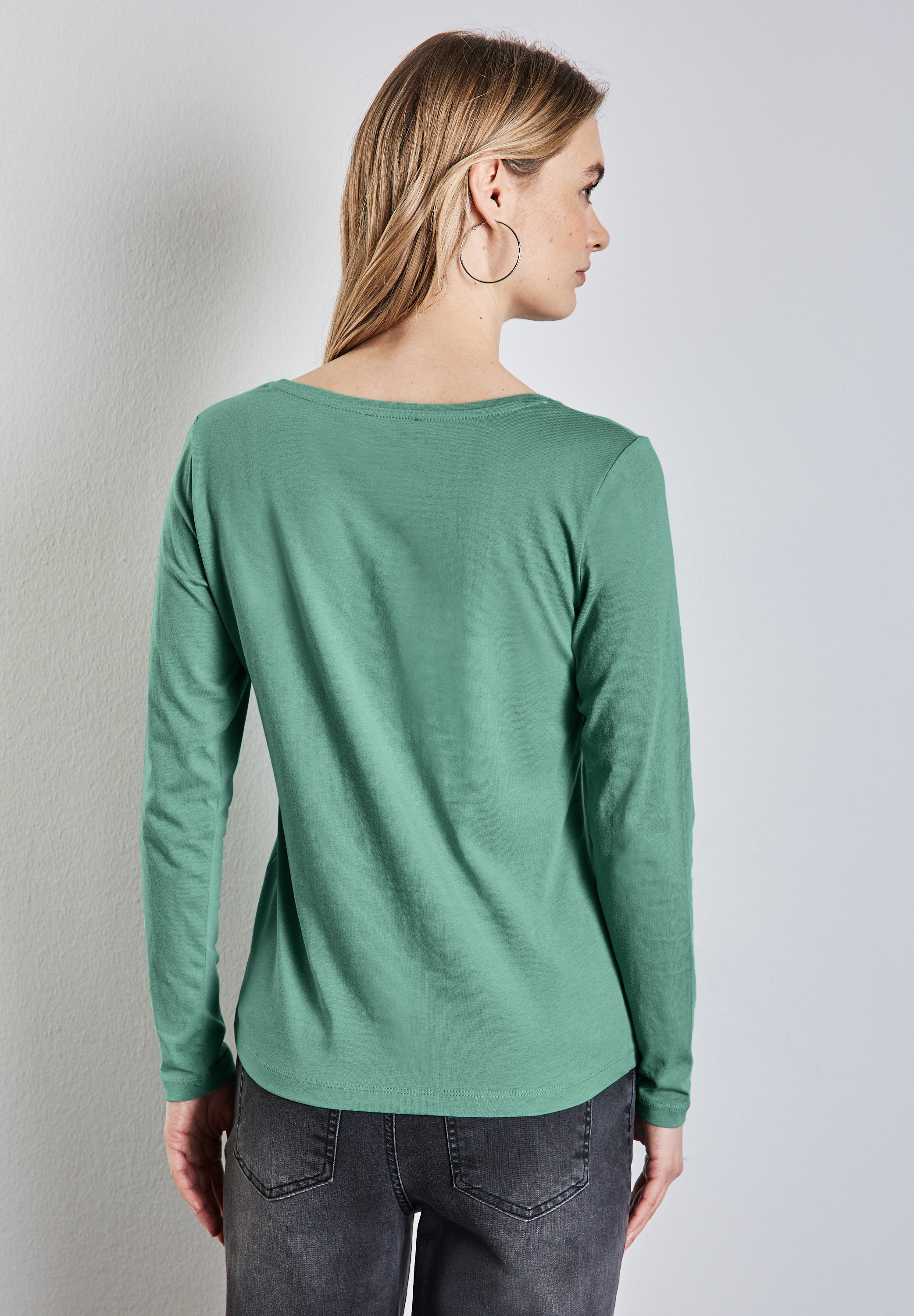 STREET ONE Langarmshirt, mit abgerundetem V-Ausschnitt