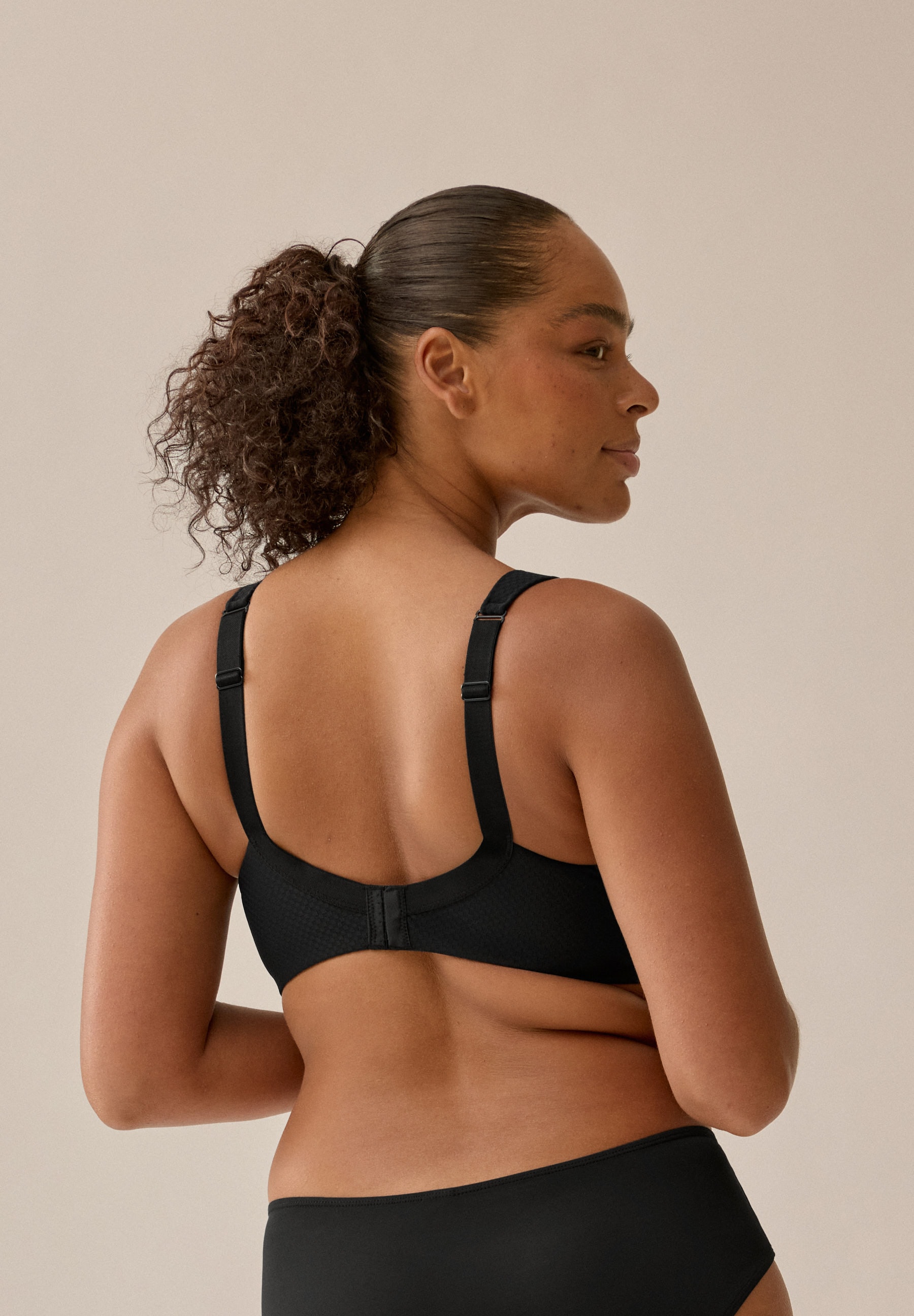 Naturana Bügelloser BH »The Wednesday« 1 Stk. mit Schale, Glanzband, breite Träger, weich, bequem, ohne Bügel