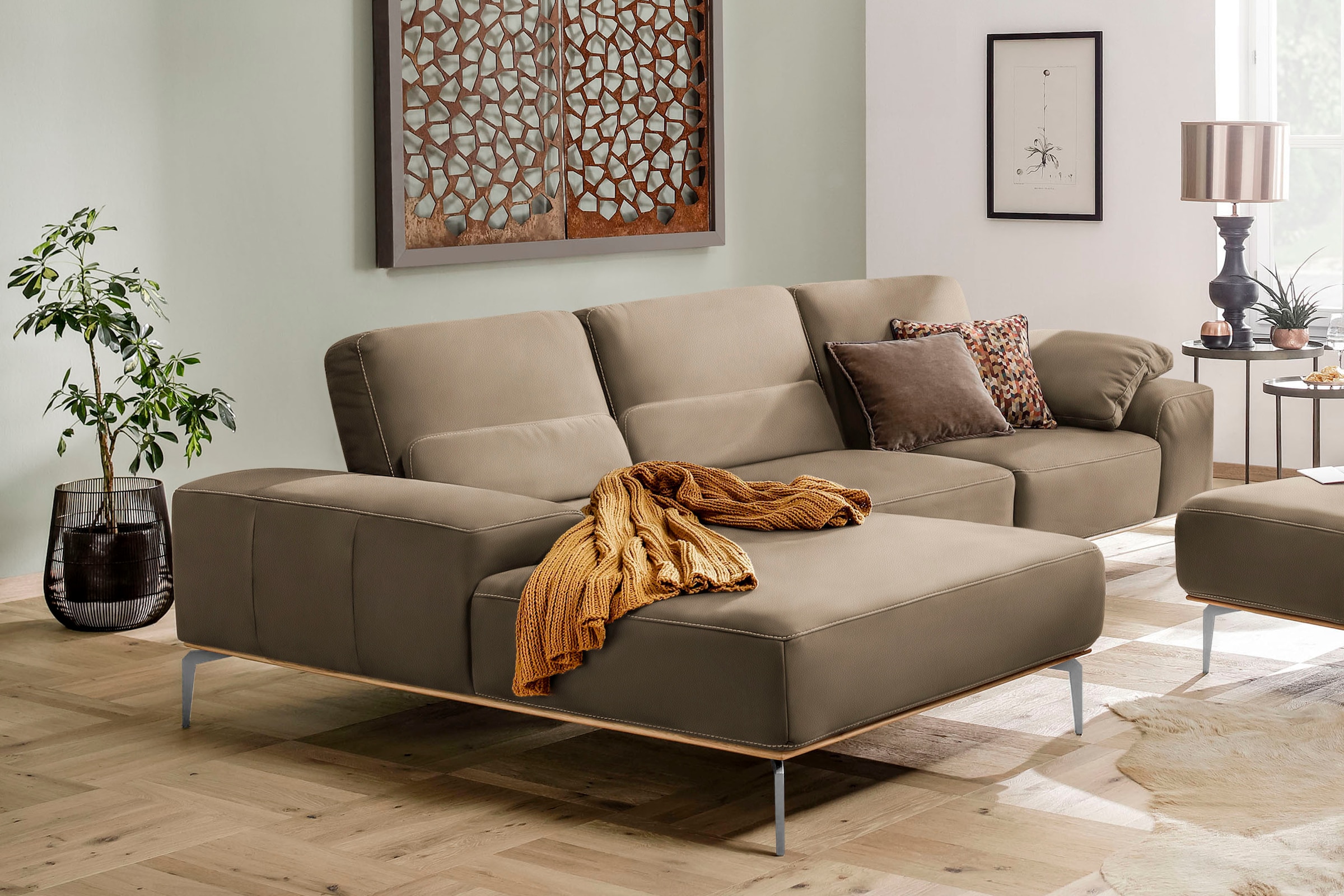 W.SCHILLIG Ecksofa "run, Designsofa mit tollem Sitzkomfort, bequem, L-Form" mit elegantem Holzsockel, Füße in Chrom glänzend, Breite 319 cm