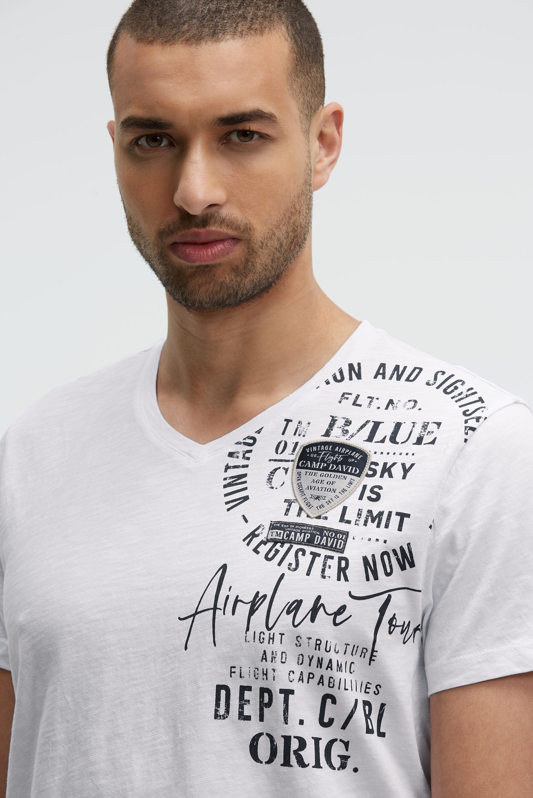 CAMP DAVID V-Shirt, mit maskulinem V-Ausschnitt